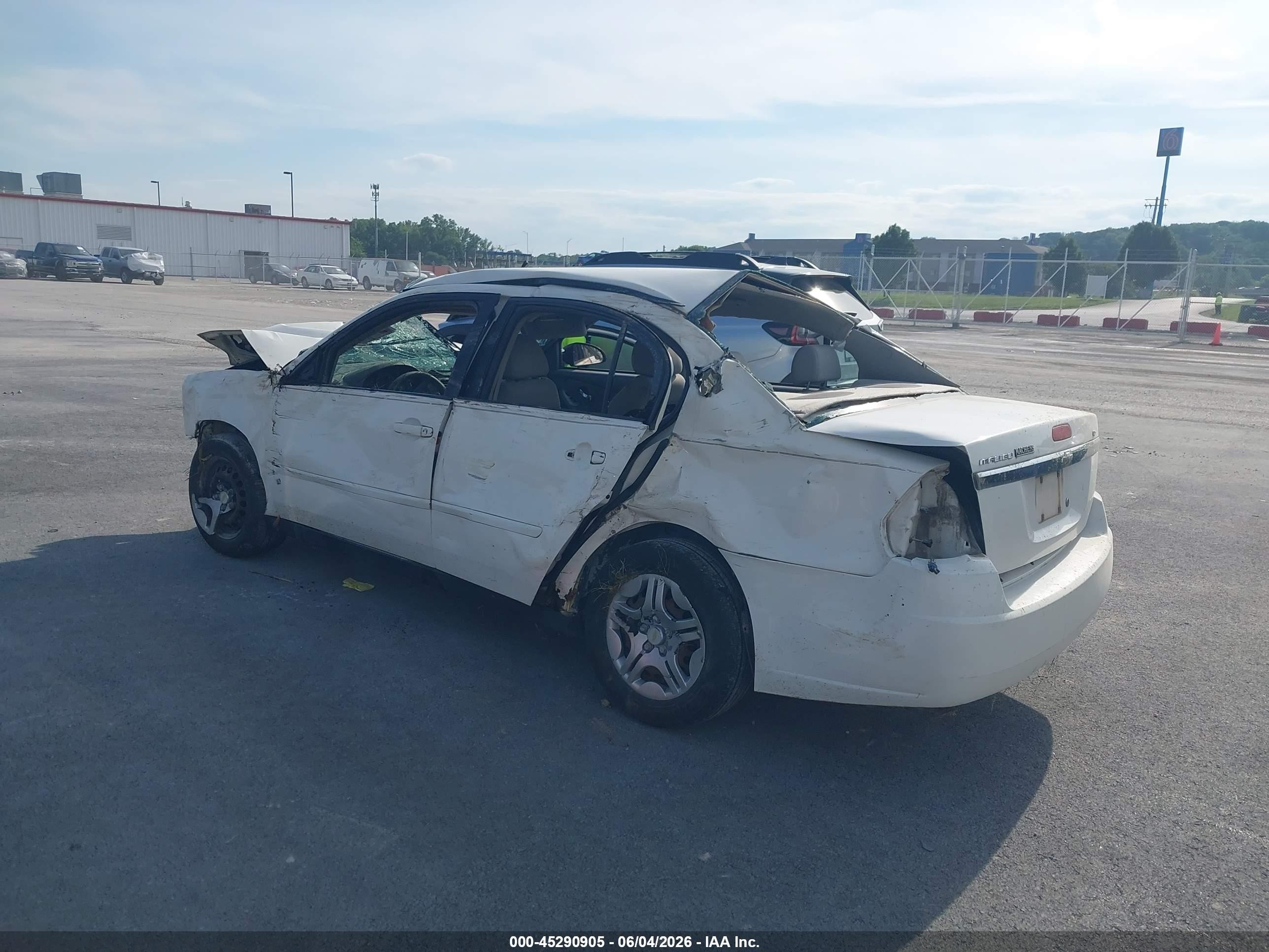 2007 Chevrolet Malibu Ls White vin: 1G1ZS58F07F264701