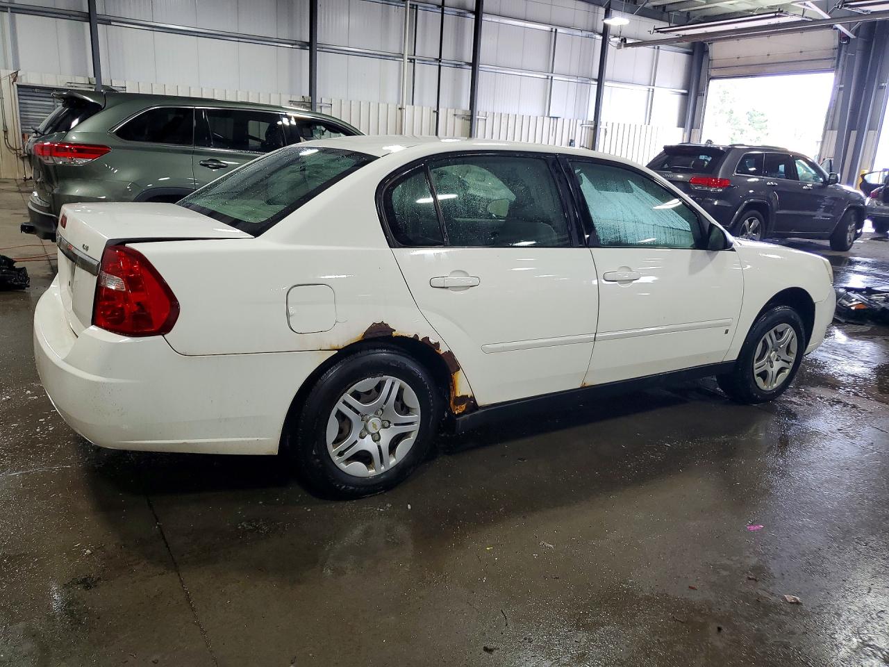2008 Chevrolet Malibu Ls White vin: 1G1ZS58F18F139997