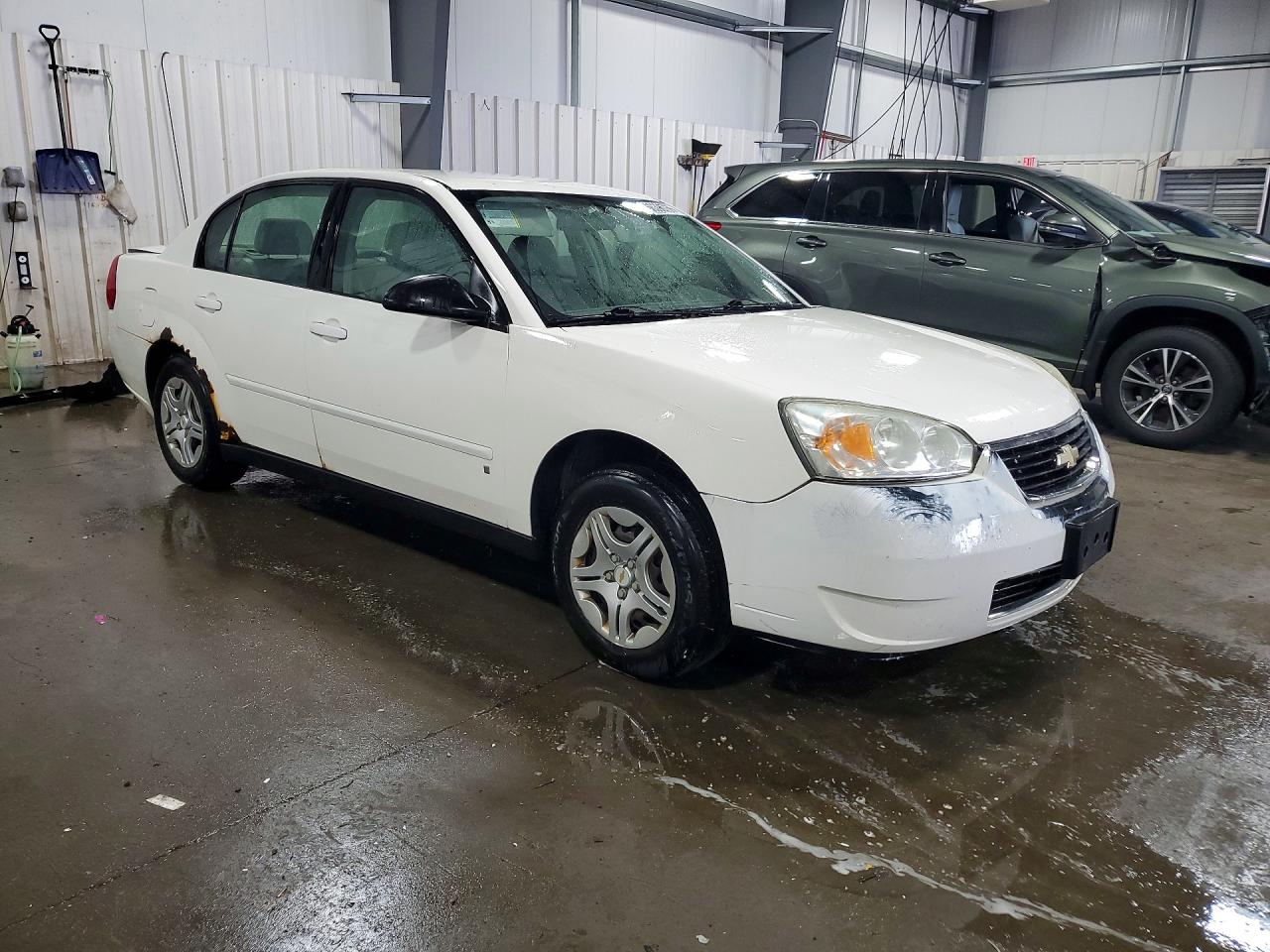 2008 Chevrolet Malibu Ls White vin: 1G1ZS58F18F139997