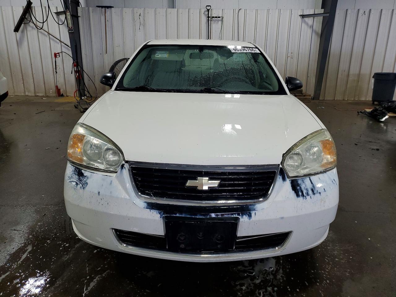 2008 Chevrolet Malibu Ls White vin: 1G1ZS58F18F139997
