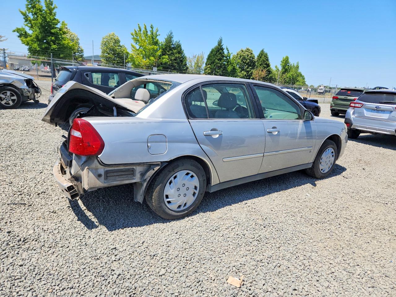 2007 Chevrolet Malibu Ls Silver vin: 1G1ZS58F57F260689