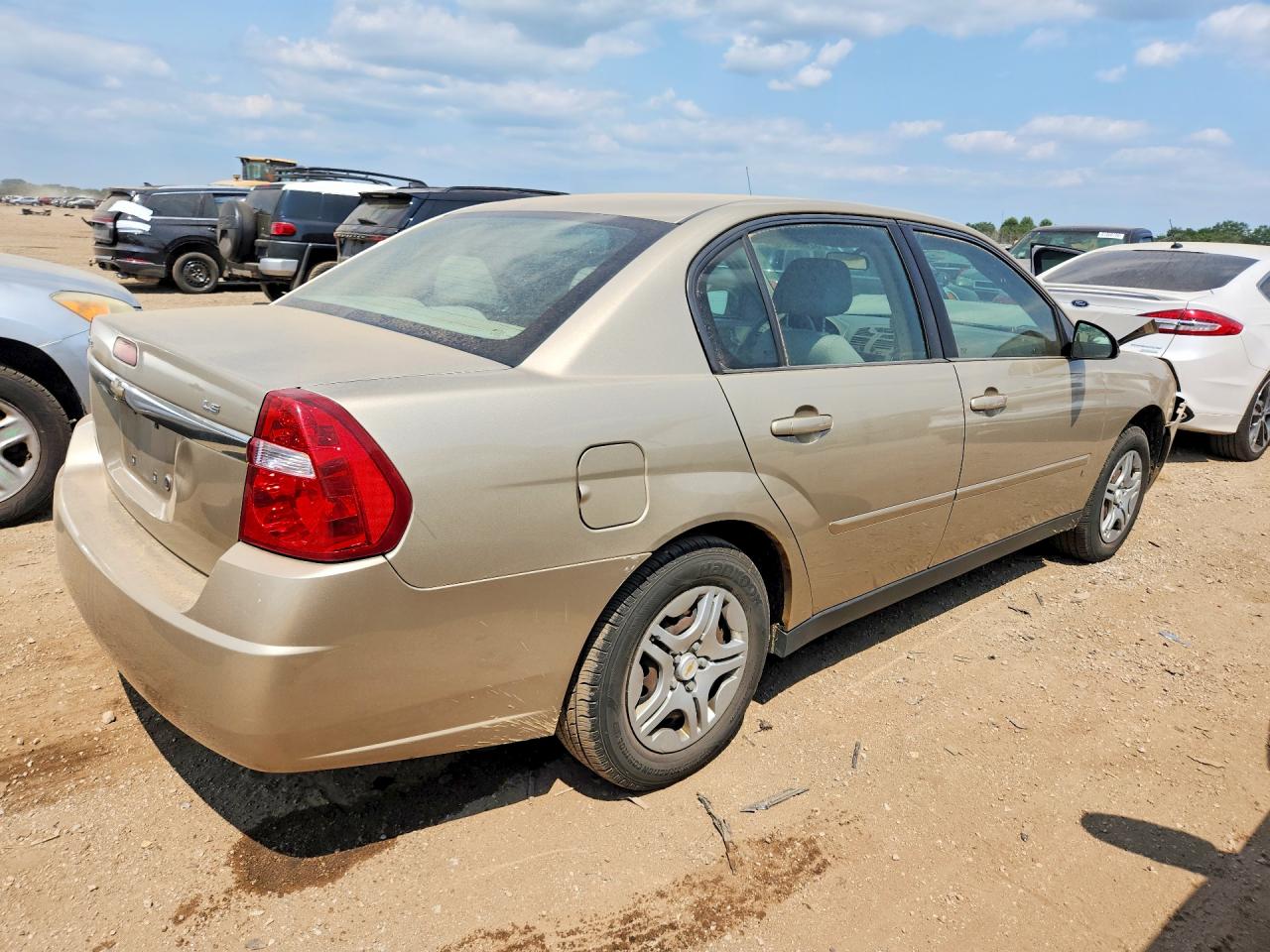 2008 Chevrolet Malibu Ls Золотой vin: 1G1ZS58F58F137864