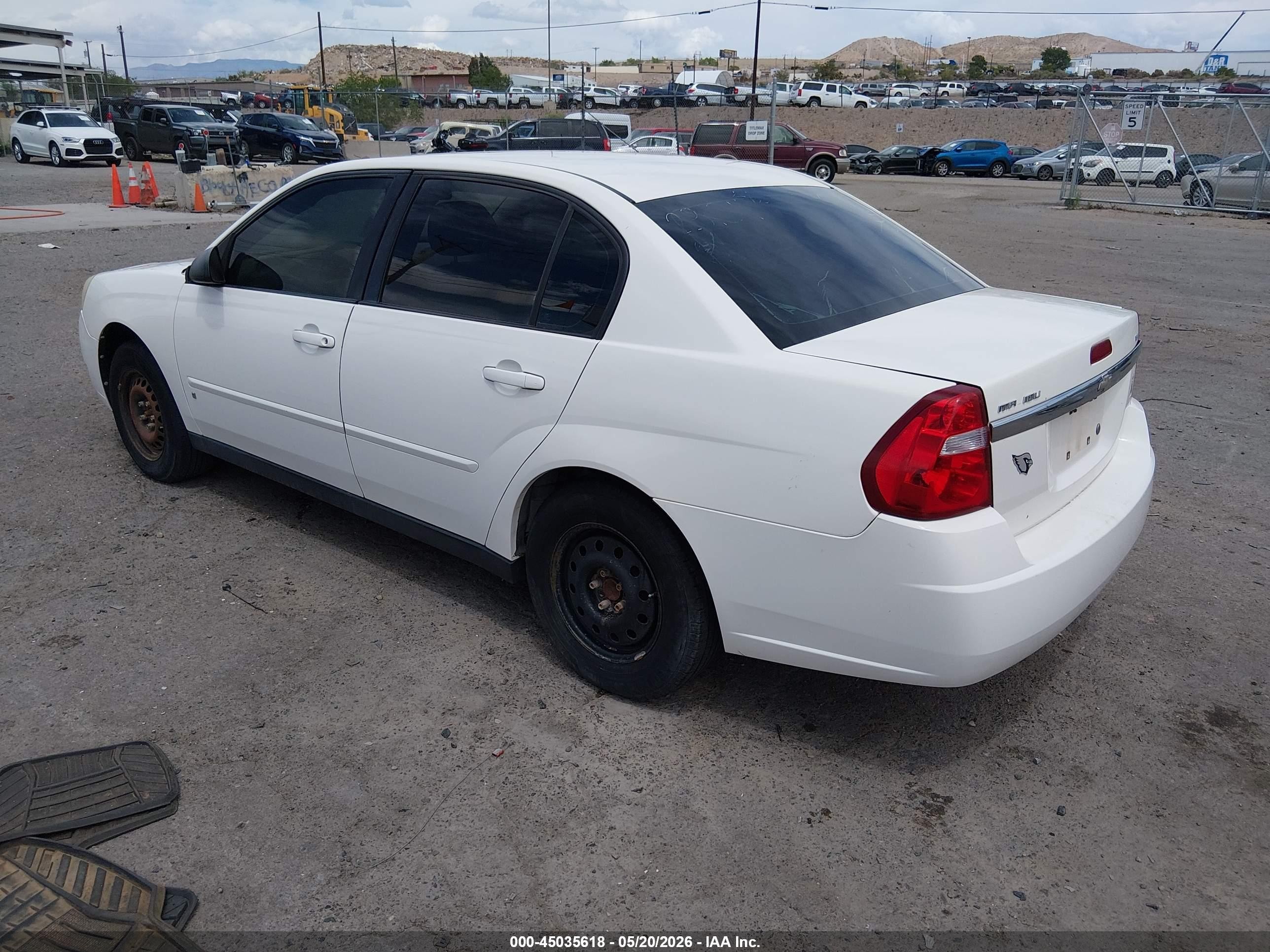 2007 Chevrolet Malibu Ls White vin: 1G1ZS58F67F281311
