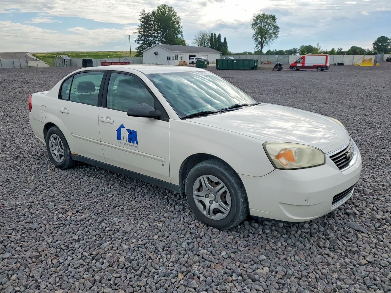 2007 Chevrolet Malibu Ls Белый vin: 1G1ZS58F67F297606