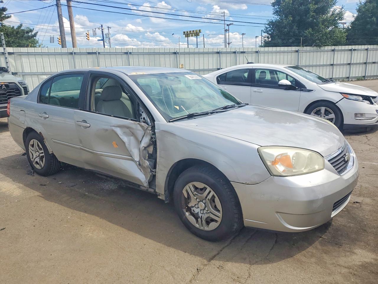 2007 Chevrolet Malibu Ls Silver vin: 1G1ZS58F77F165857