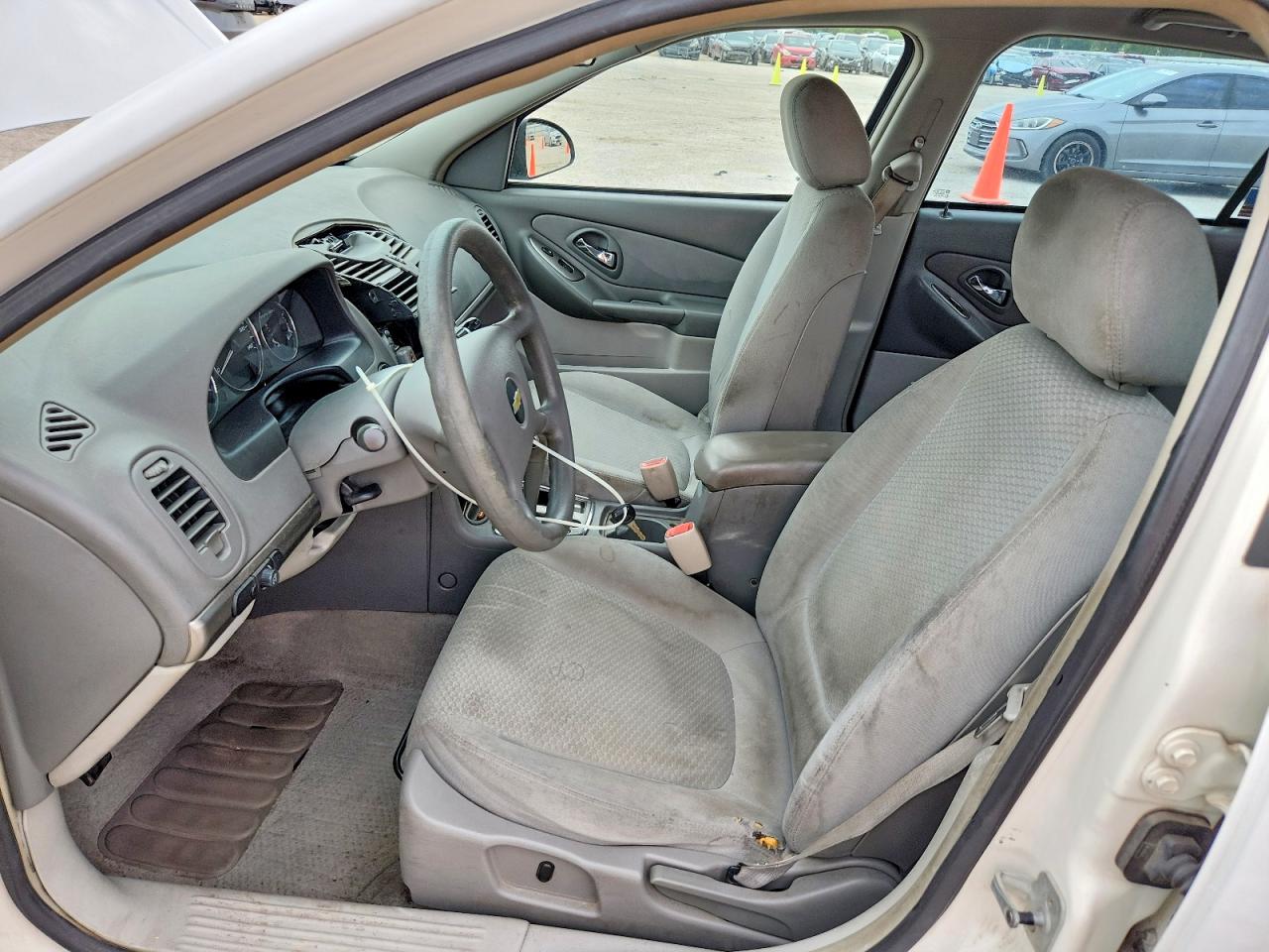 2007 Chevrolet Malibu Ls White vin: 1G1ZS58F87F291421