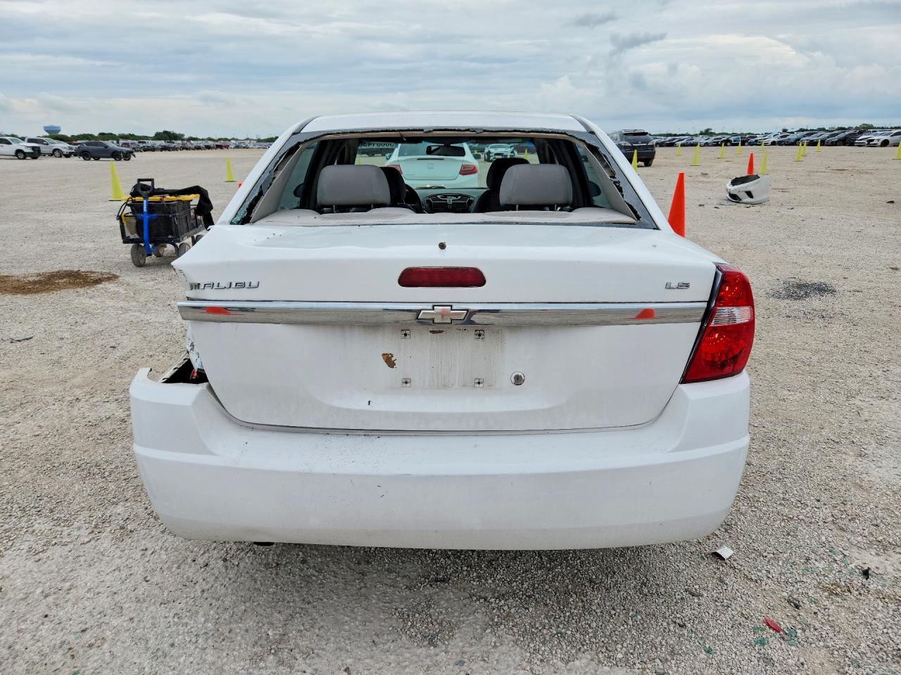 2007 Chevrolet Malibu Ls White vin: 1G1ZS58F87F291421