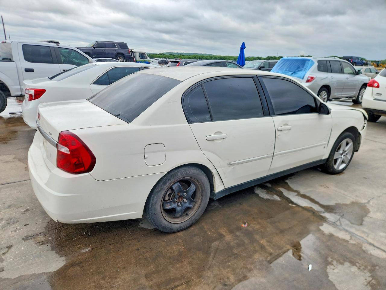 2008 Chevrolet Malibu Ls White vin: 1G1ZS58F88F142055
