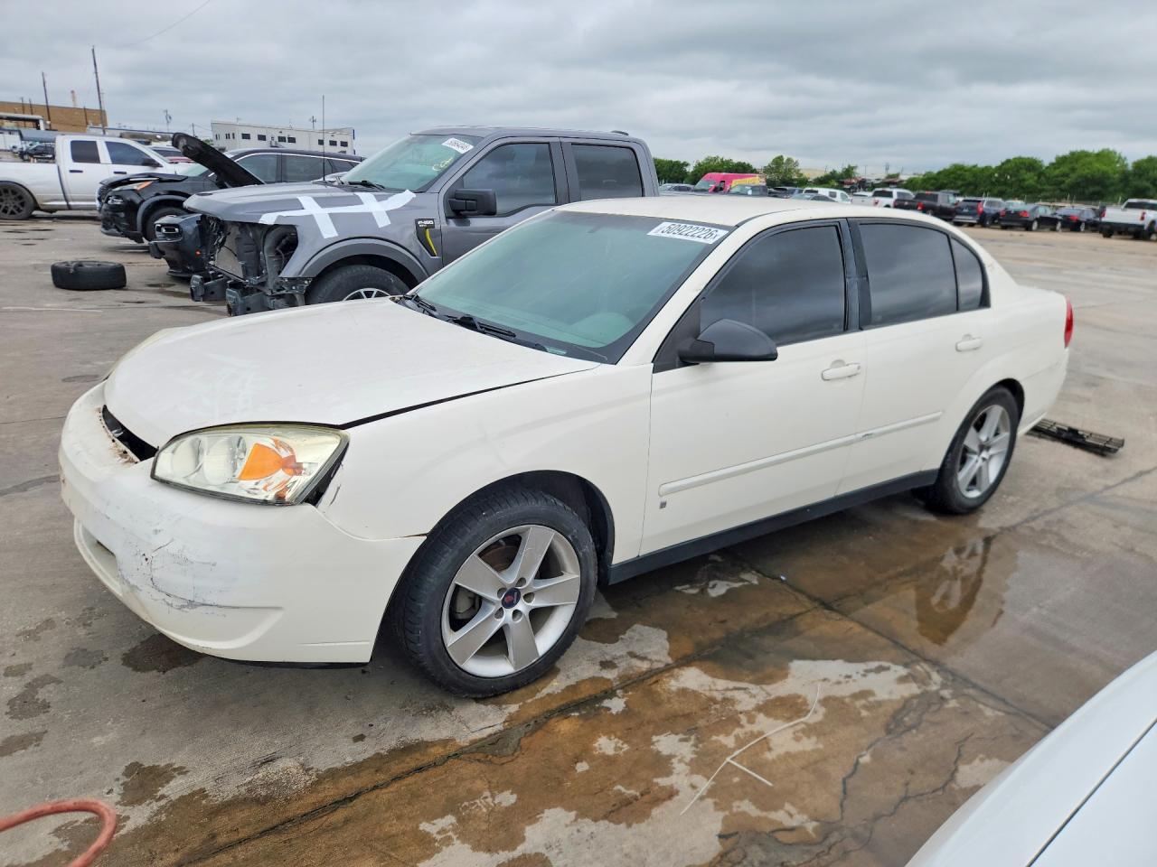 2008 Chevrolet Malibu Ls White vin: 1G1ZS58F88F142055