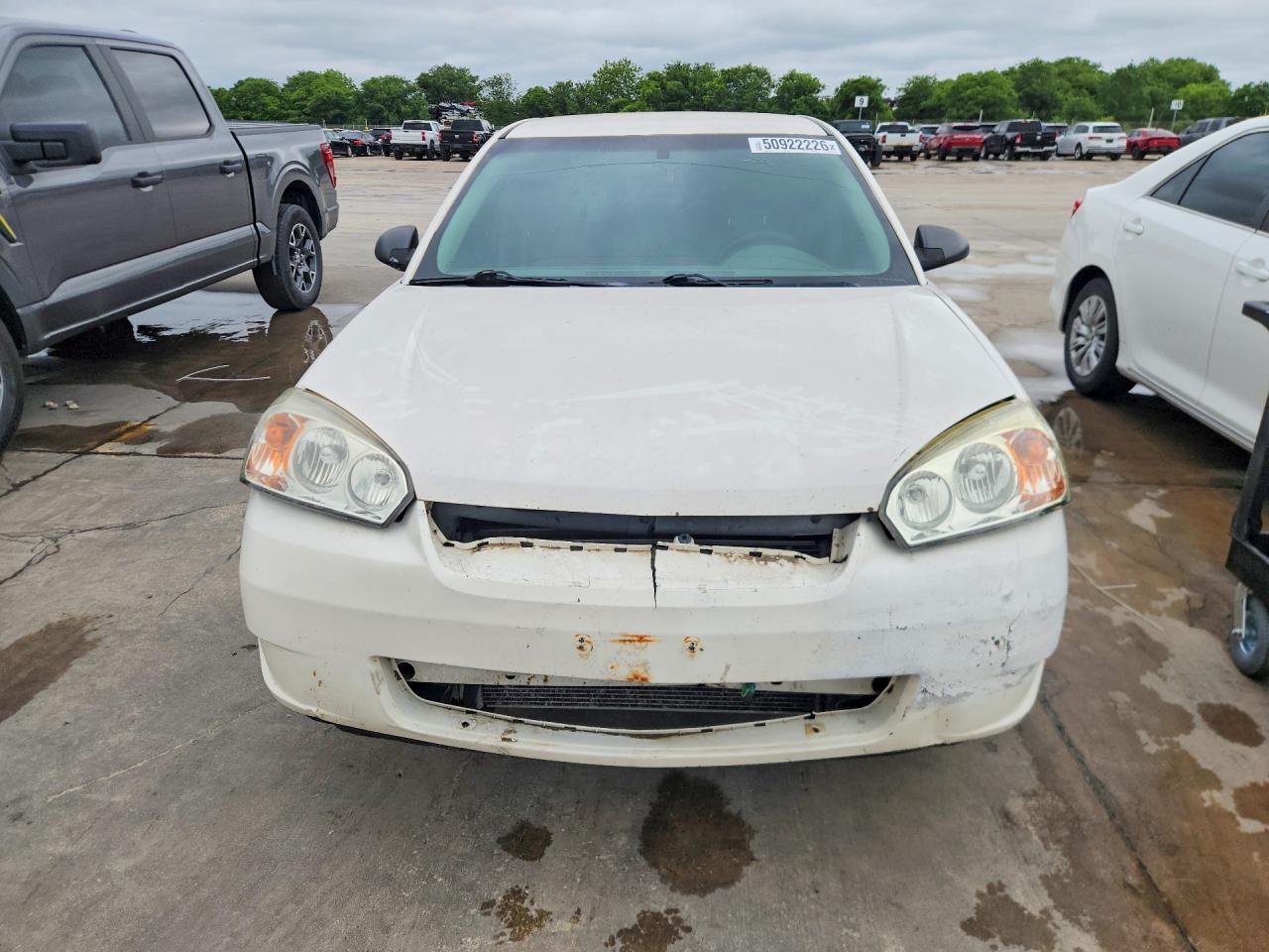 2008 Chevrolet Malibu Ls White vin: 1G1ZS58F88F142055