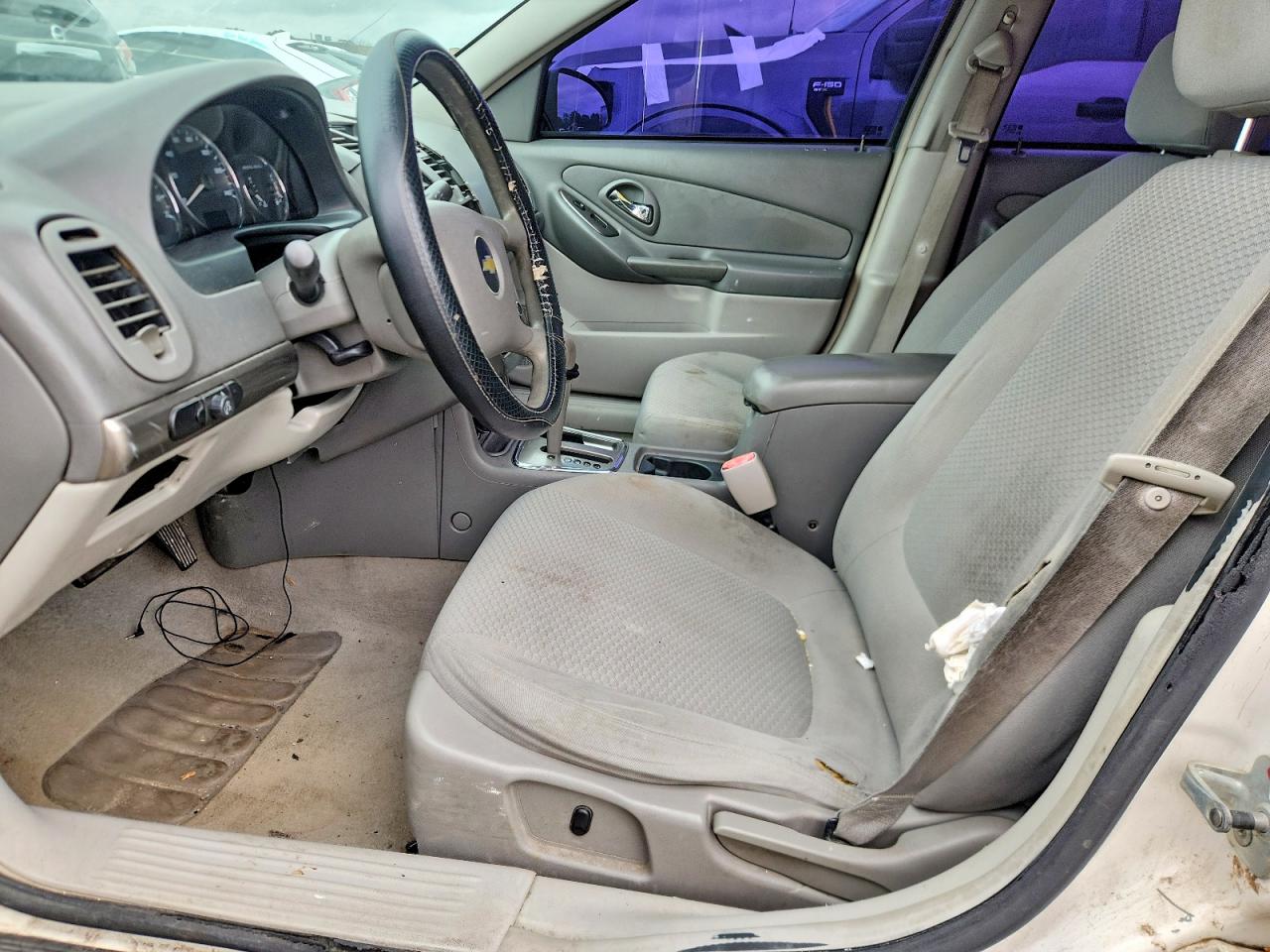 2008 Chevrolet Malibu Ls White vin: 1G1ZS58F88F142055