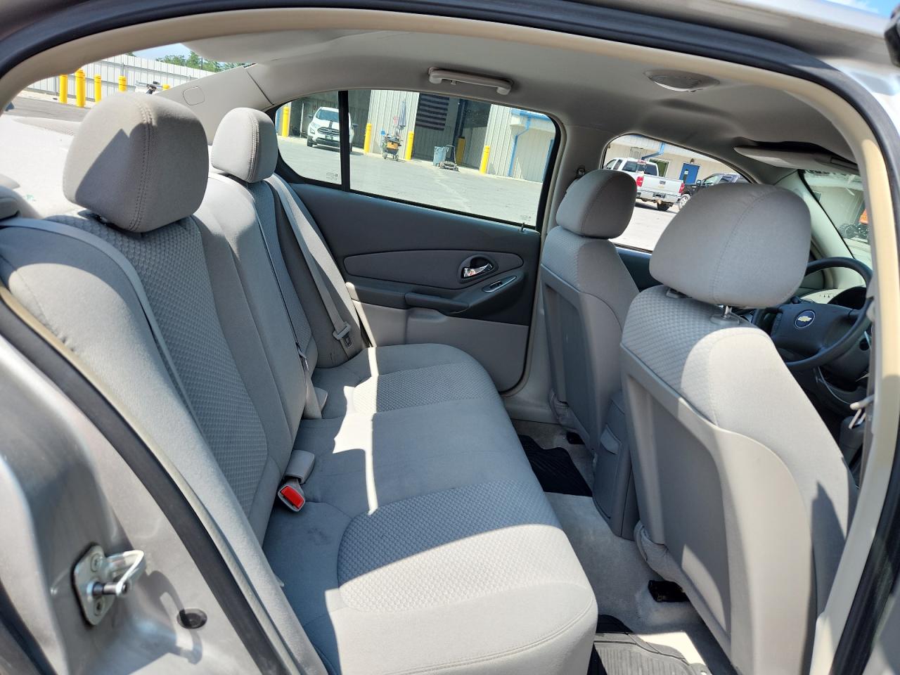 2007 Chevrolet Malibu Ls Silver vin: 1G1ZS58F97F250425