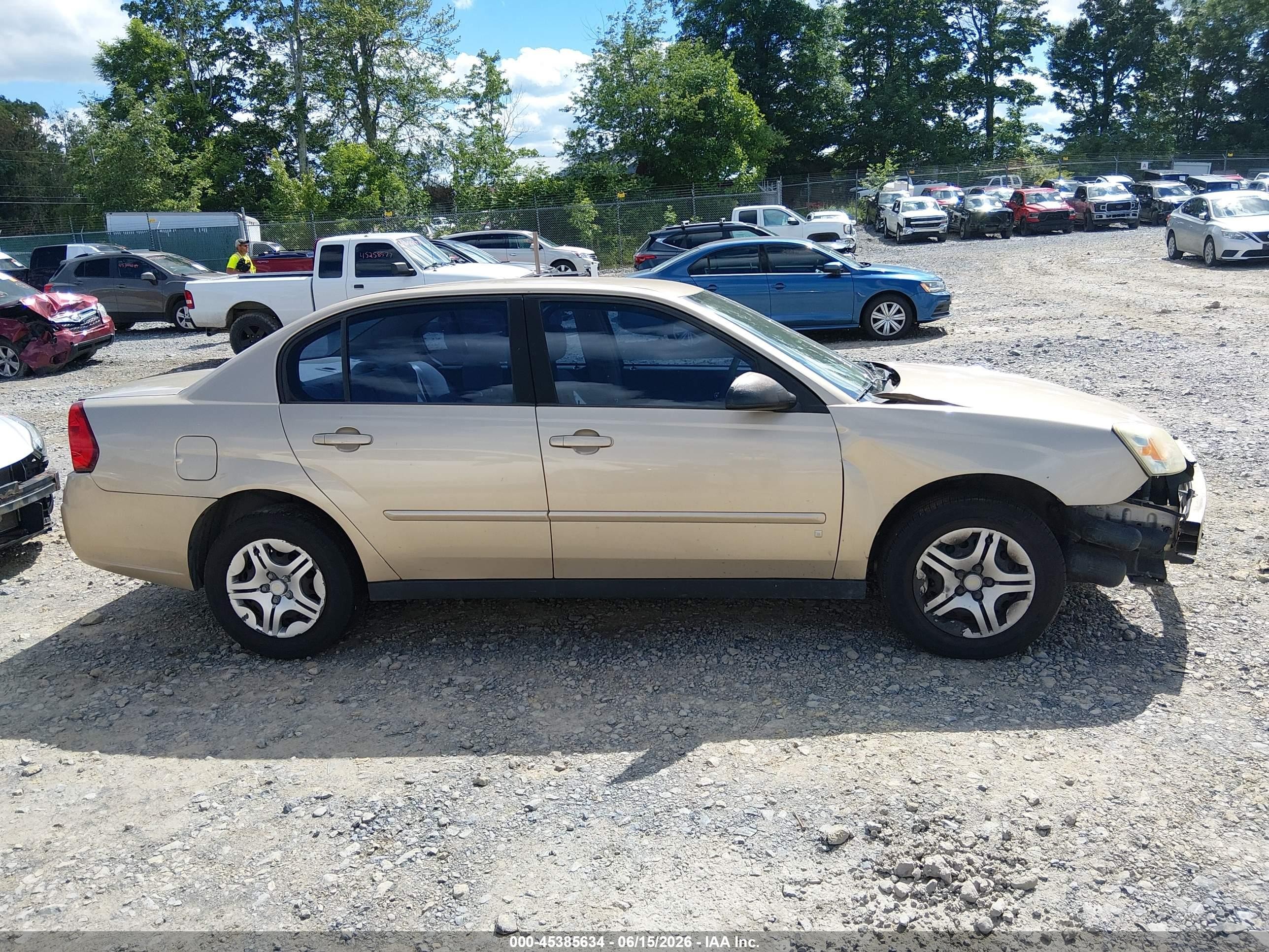 2007 Chevrolet Malibu Ls Gold vin: 1G1ZS58FX7F308350