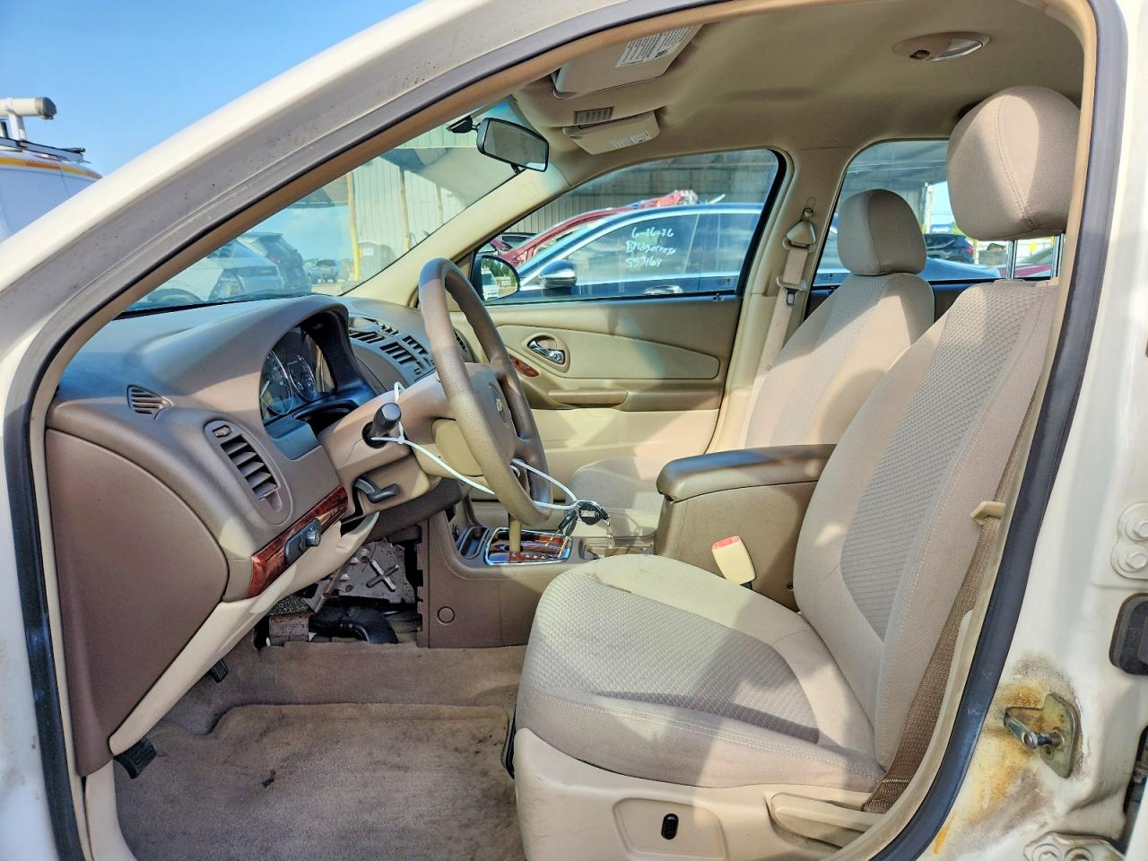2007 Chevrolet Malibu Ls White vin: 1G1ZS58N07F292117