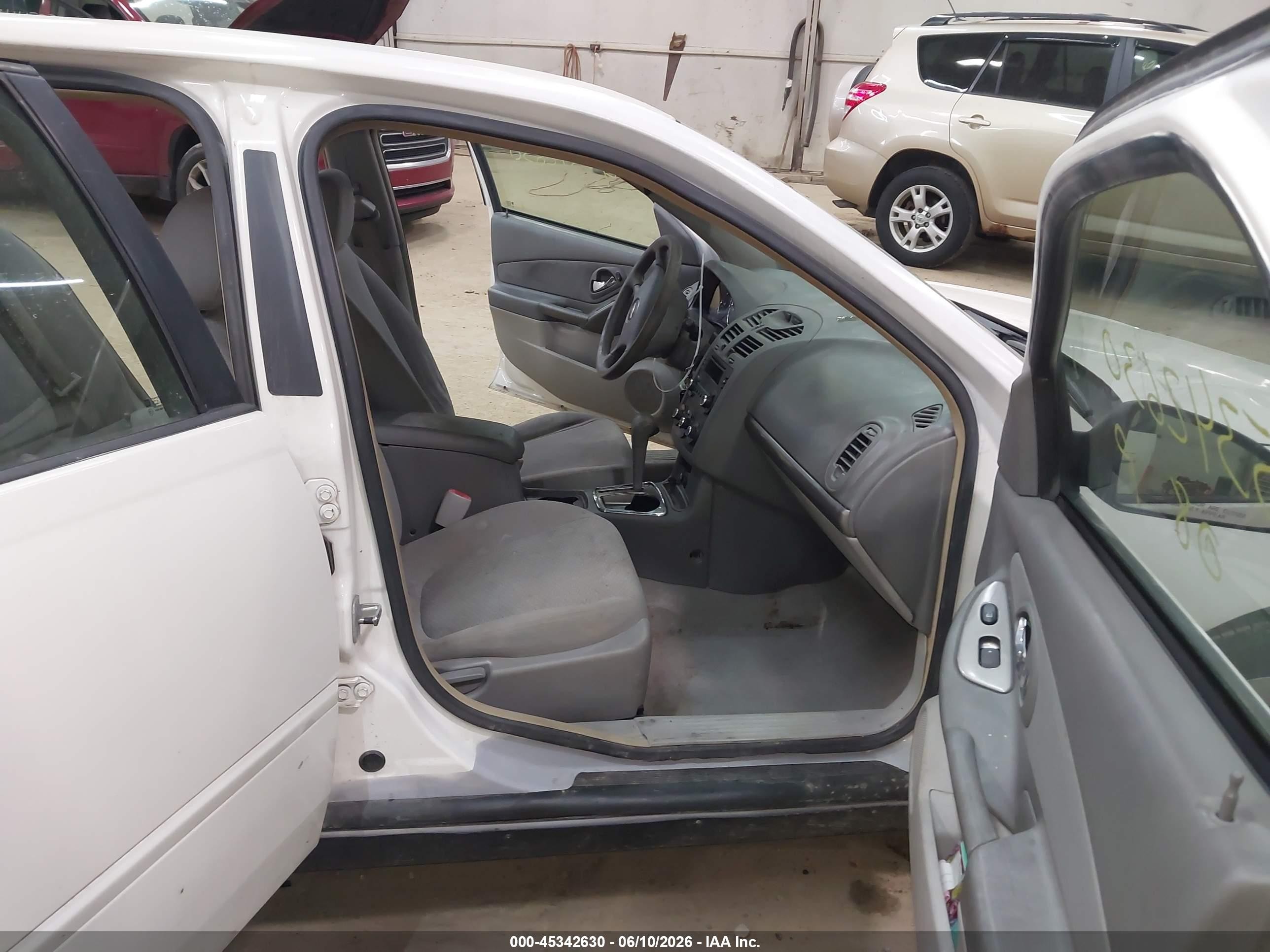 2008 Chevrolet Malibu Classic Ls White vin: 1G1ZS58N28F148652
