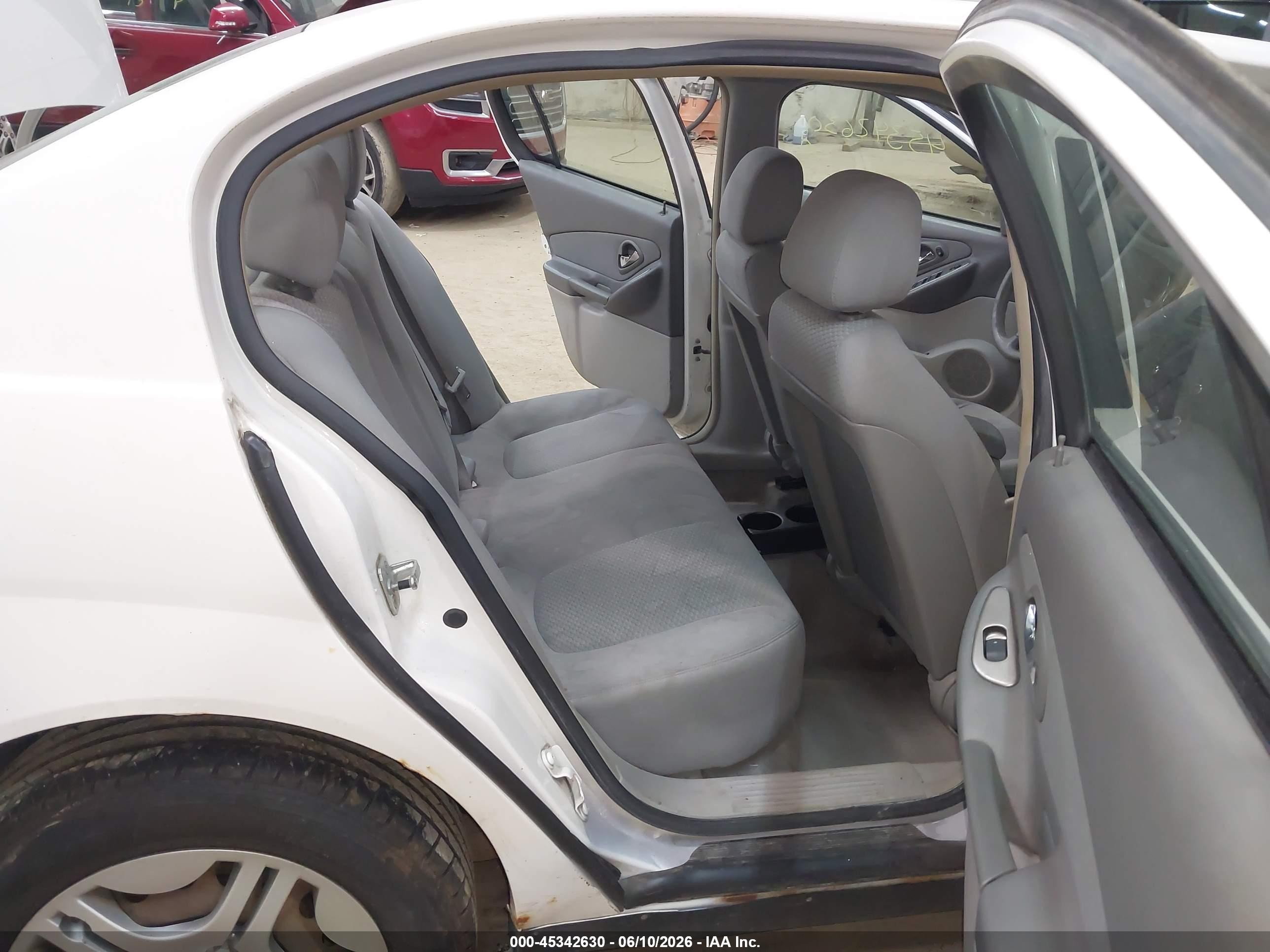 2008 Chevrolet Malibu Classic Ls White vin: 1G1ZS58N28F148652