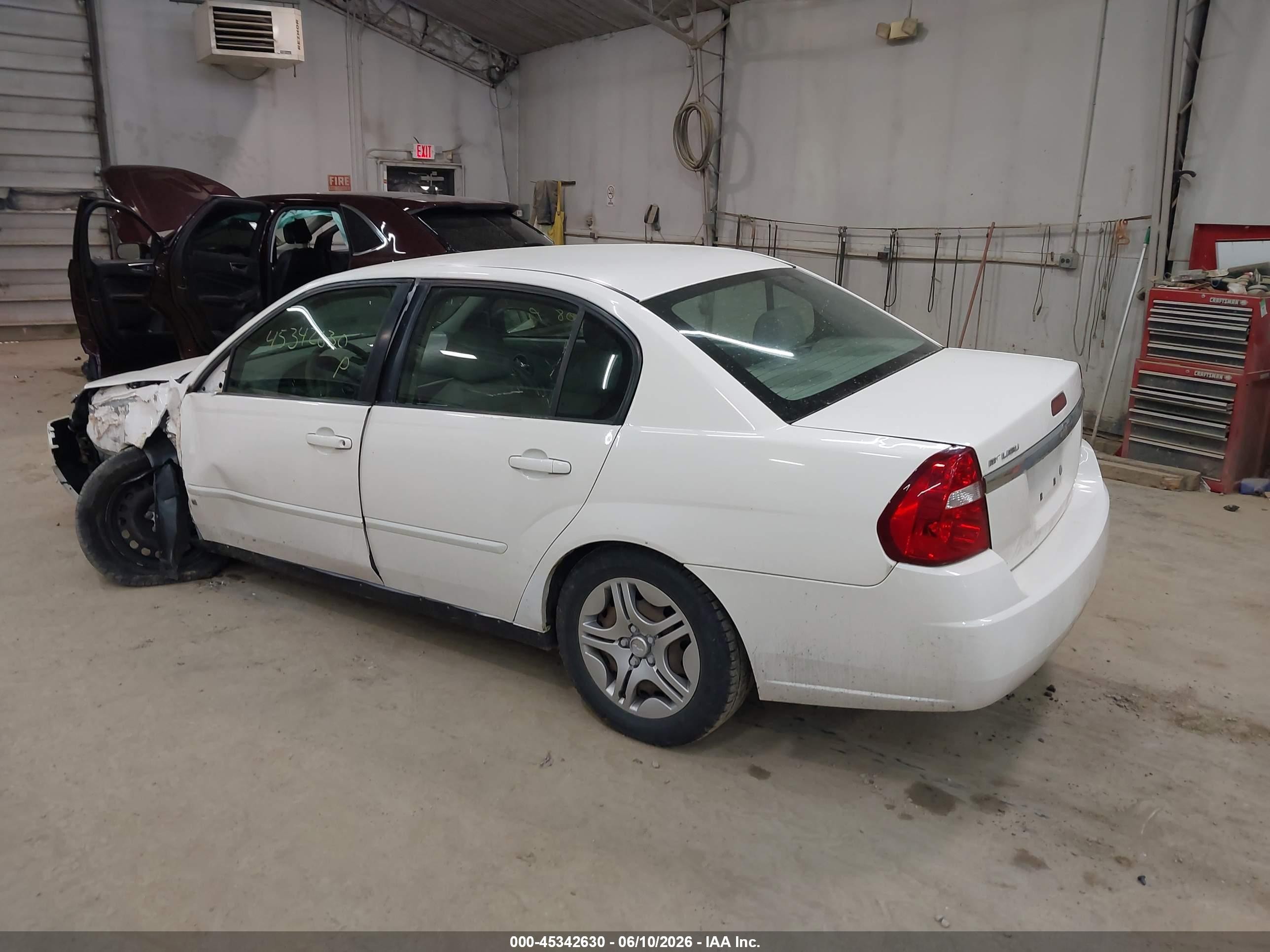 2008 Chevrolet Malibu Classic Ls White vin: 1G1ZS58N28F148652