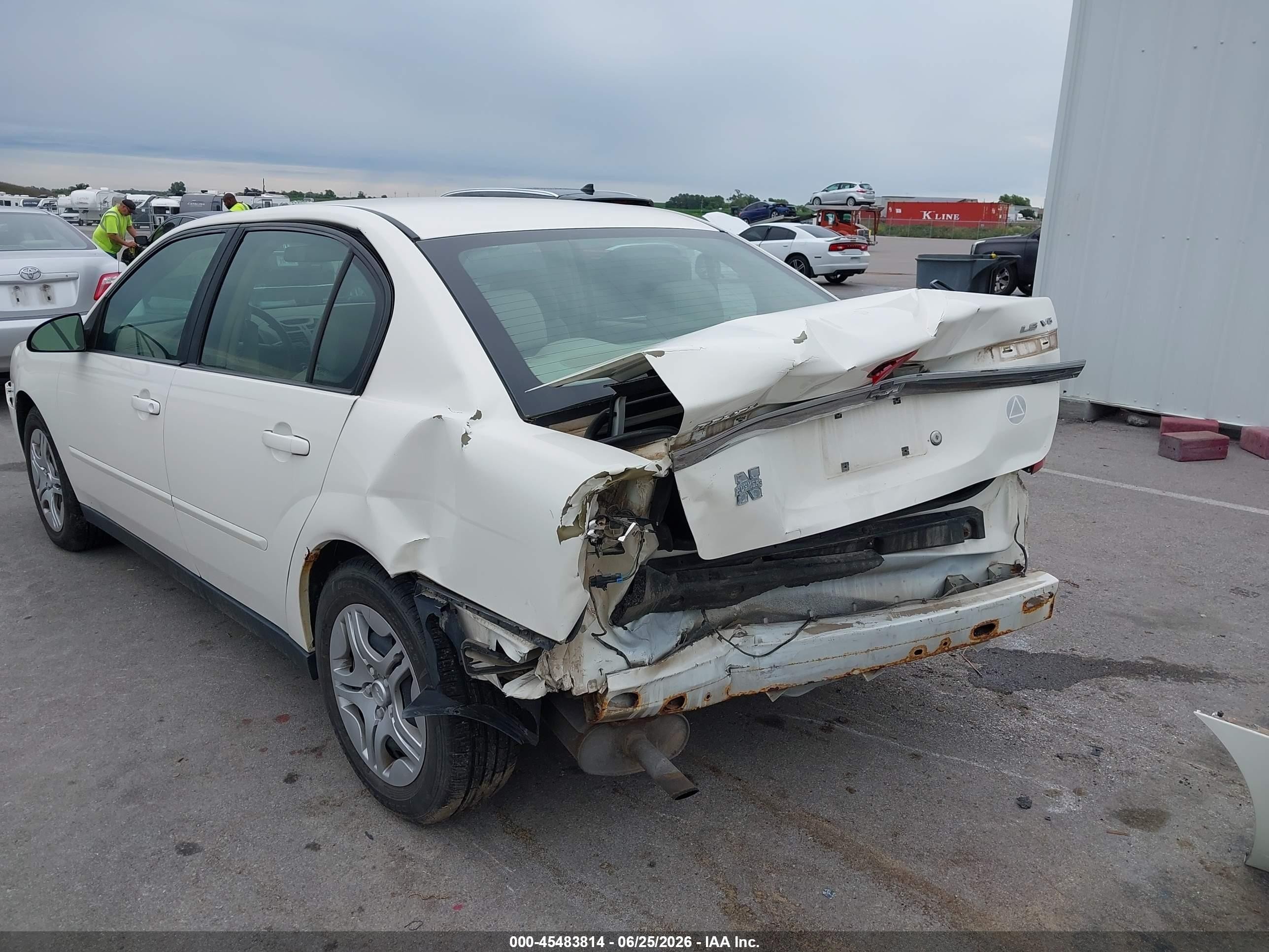 2007 Chevrolet Malibu Ls W/2fl White vin: 1G1ZS58N37F270175