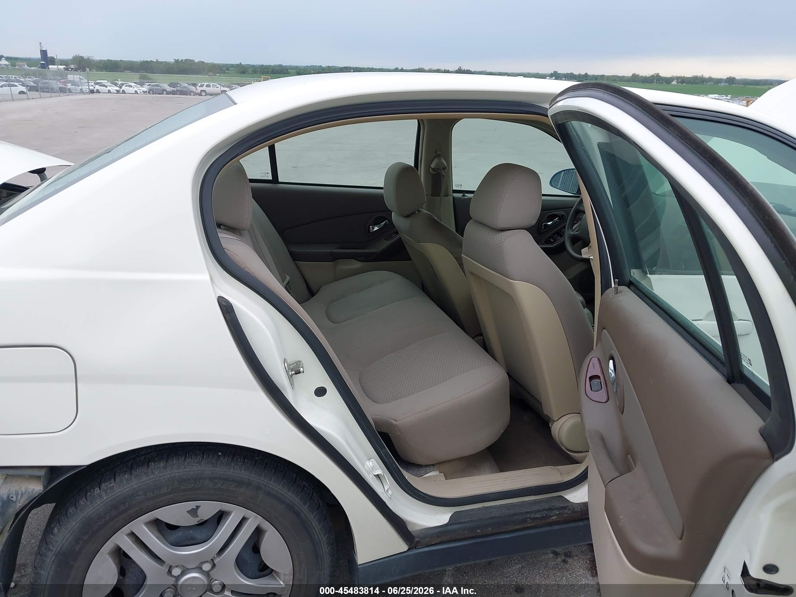 2007 Chevrolet Malibu Ls W/2fl White vin: 1G1ZS58N37F270175