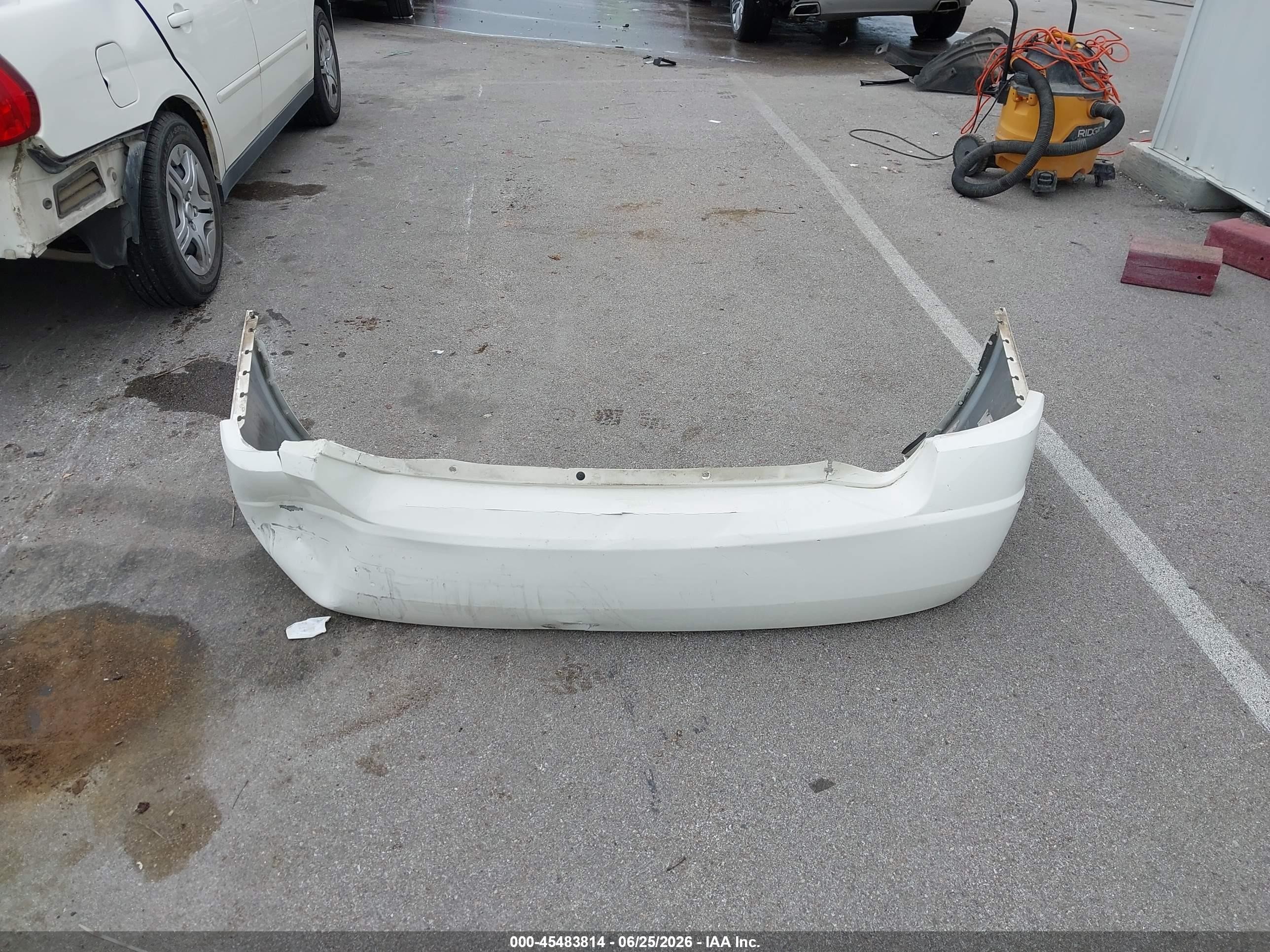 2007 Chevrolet Malibu Ls W/2fl White vin: 1G1ZS58N37F270175