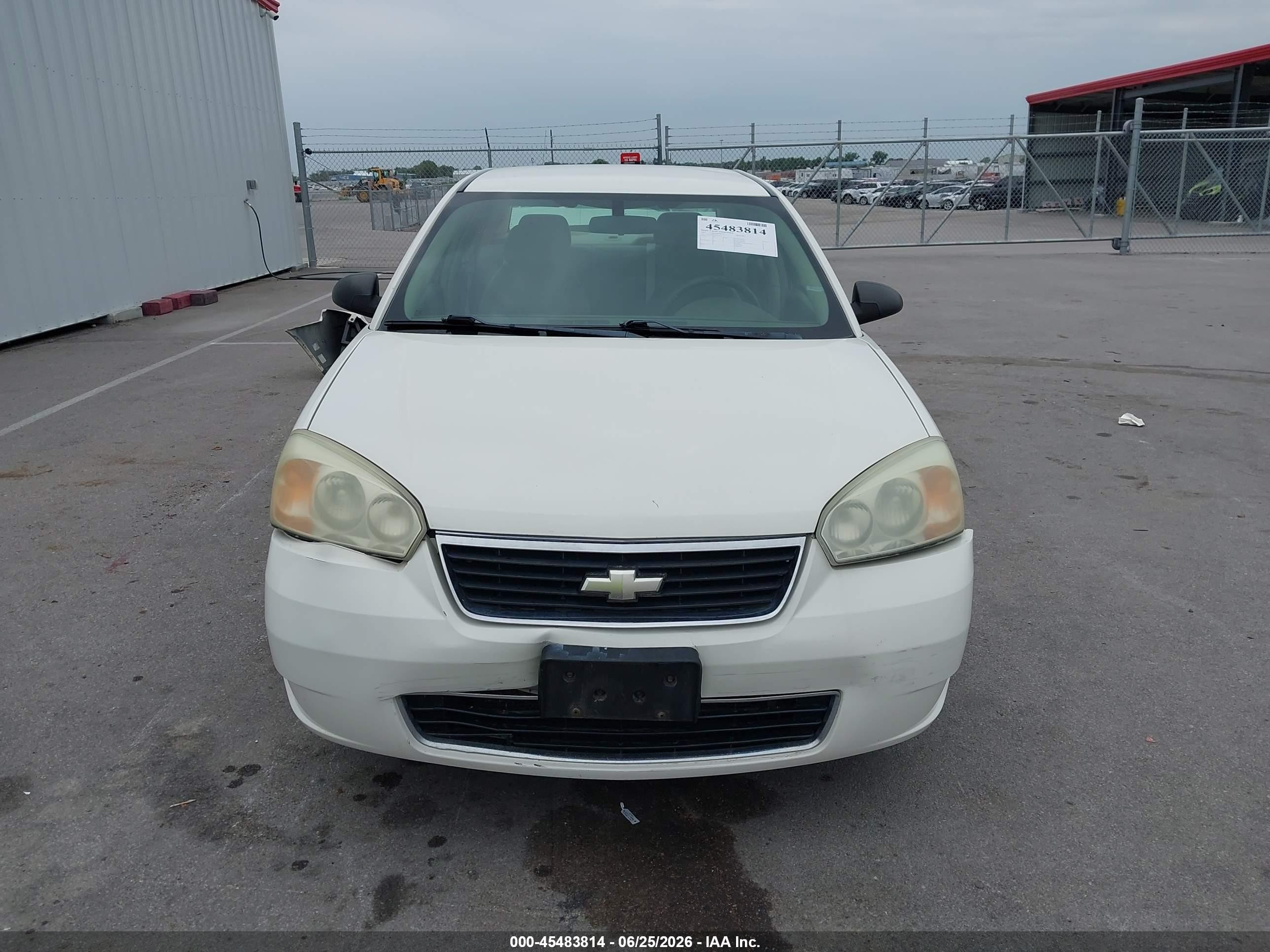 2007 Chevrolet Malibu Ls W/2fl White vin: 1G1ZS58N37F270175