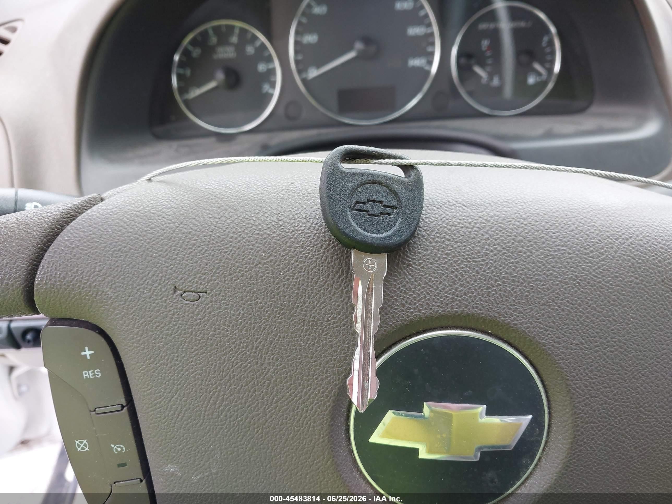 2007 Chevrolet Malibu Ls W/2fl White vin: 1G1ZS58N37F270175