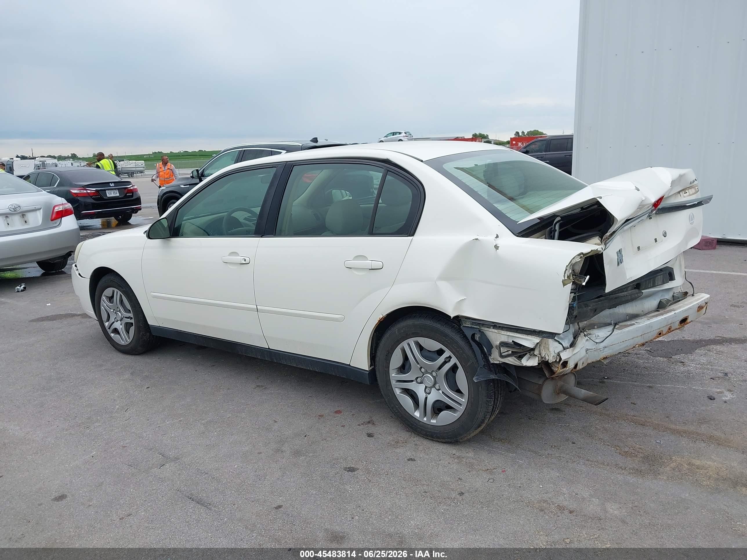 2007 Chevrolet Malibu Ls W/2fl White vin: 1G1ZS58N37F270175