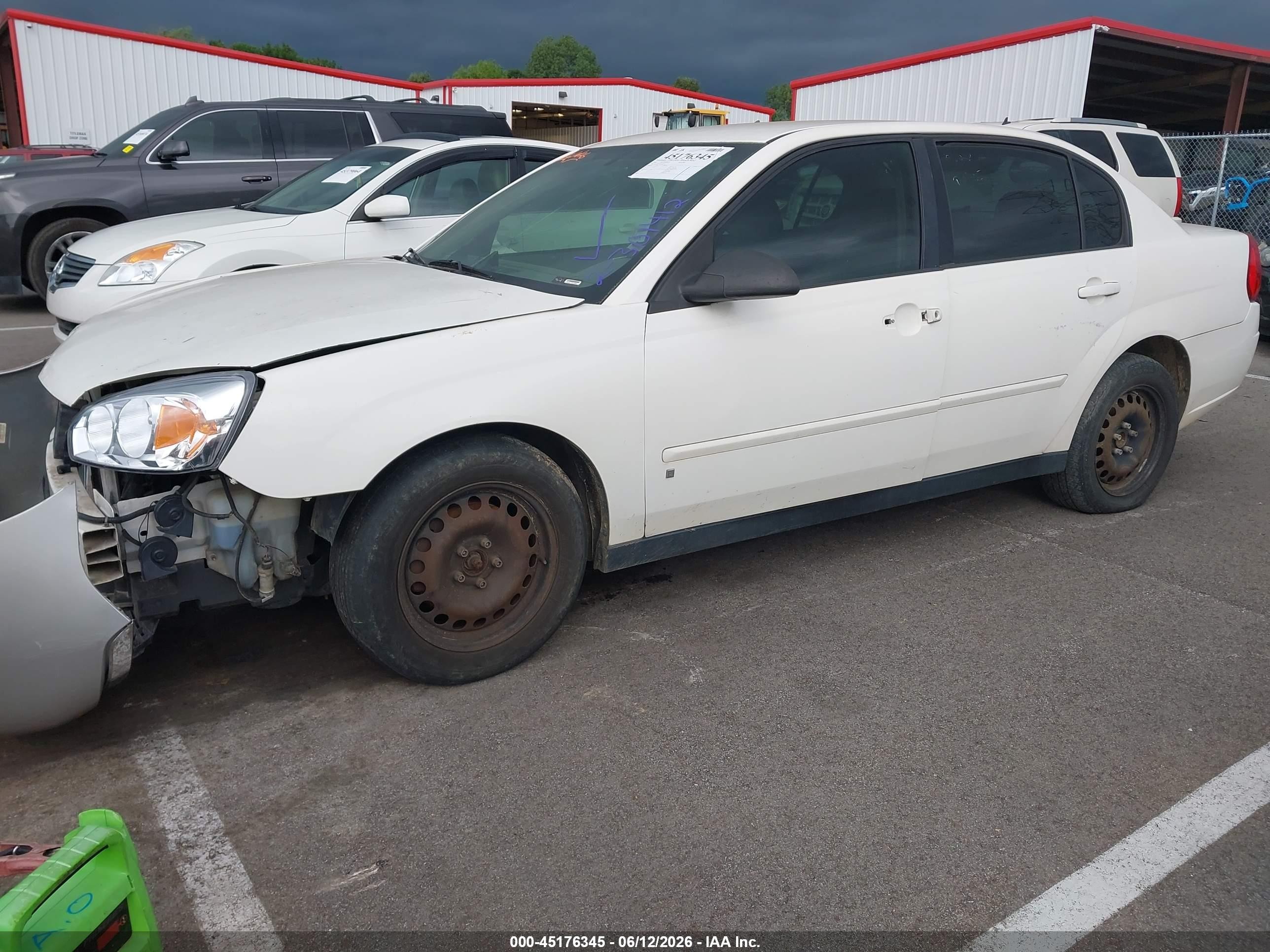 2007 Chevrolet Malibu Ls White vin: 1G1ZS58N57F301412