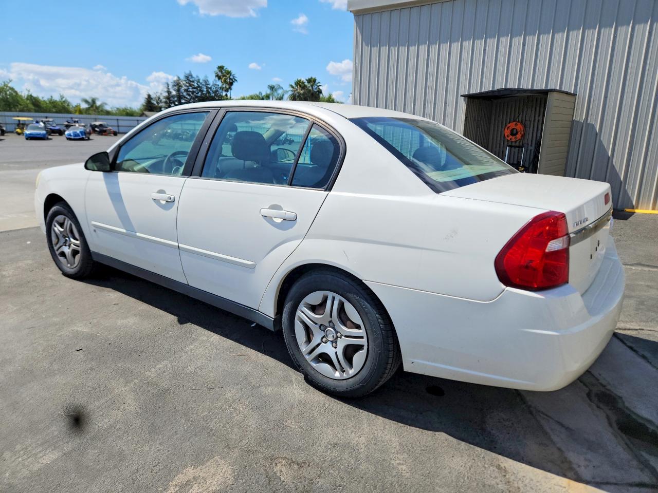 2008 Chevrolet Malibu Ls White vin: 1G1ZS58N68F127058