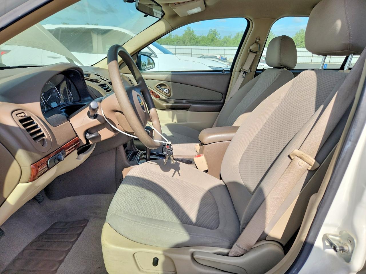 2008 Chevrolet Malibu Ls White vin: 1G1ZS58N68F127058