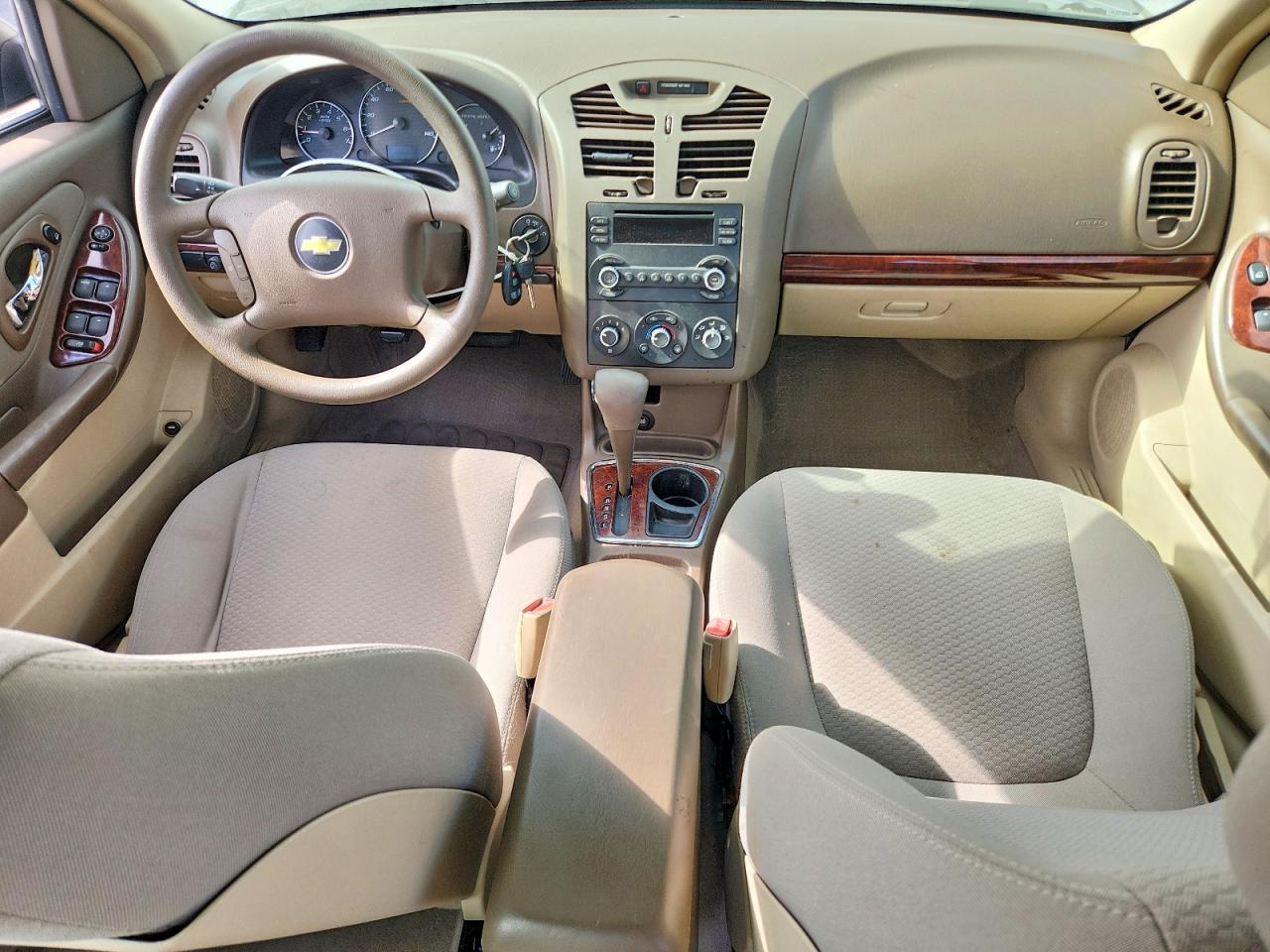 2008 Chevrolet Malibu Ls White vin: 1G1ZS58N68F127058
