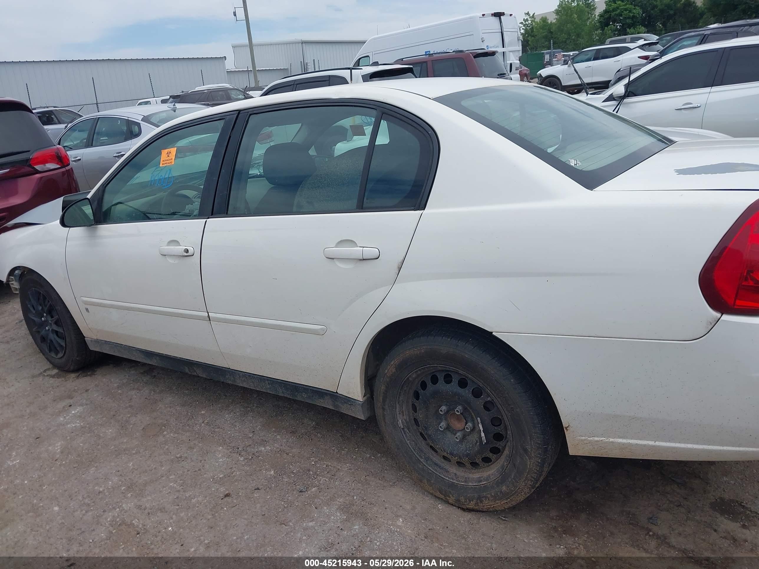 2007 Chevrolet Malibu Ls White vin: 1G1ZS58NX7F204237
