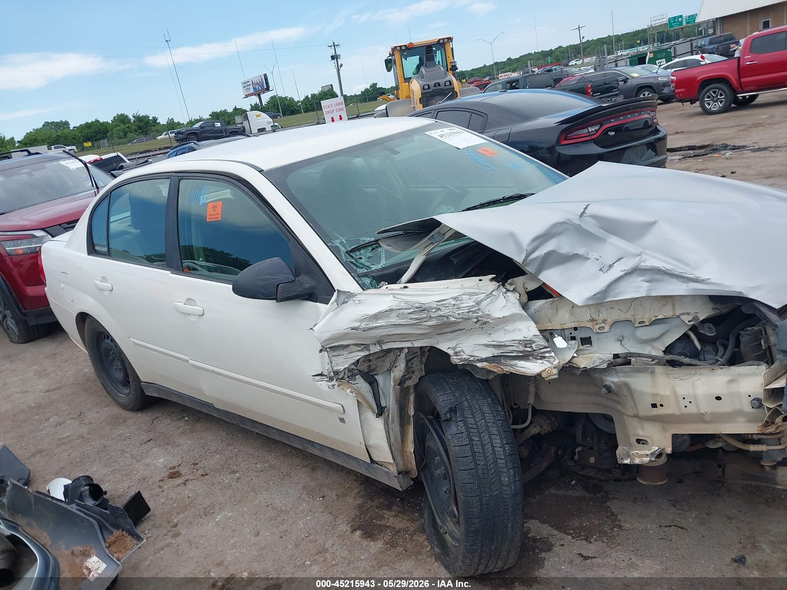 2007 Chevrolet Malibu Ls White vin: 1G1ZS58NX7F204237