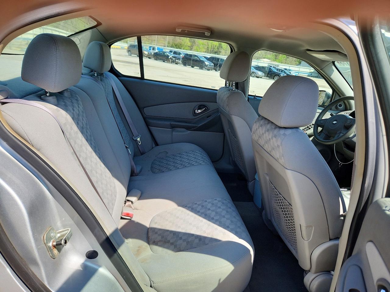 2005 Chevrolet Malibu Ls Silver vin: 1G1ZT52815F257910