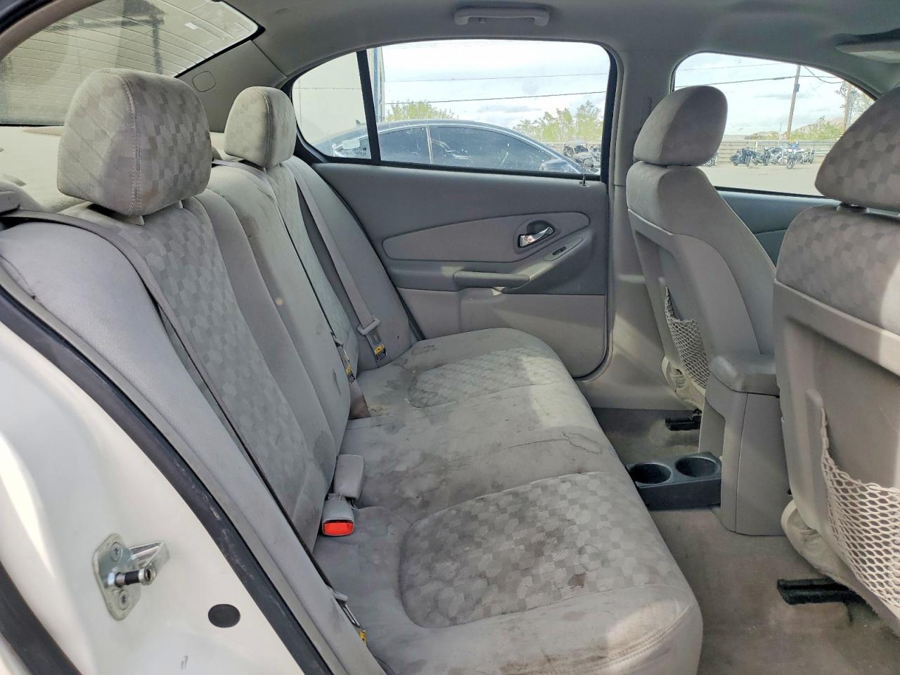2004 Chevrolet Malibu Ls White vin: 1G1ZT52834F118456