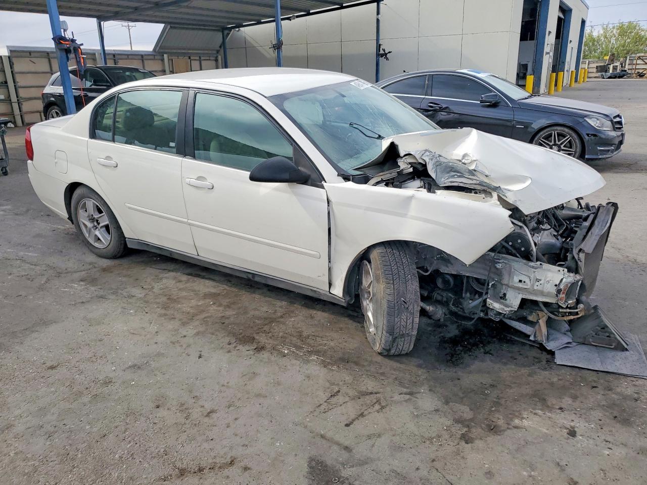 2004 Chevrolet Malibu Ls White vin: 1G1ZT52834F118456