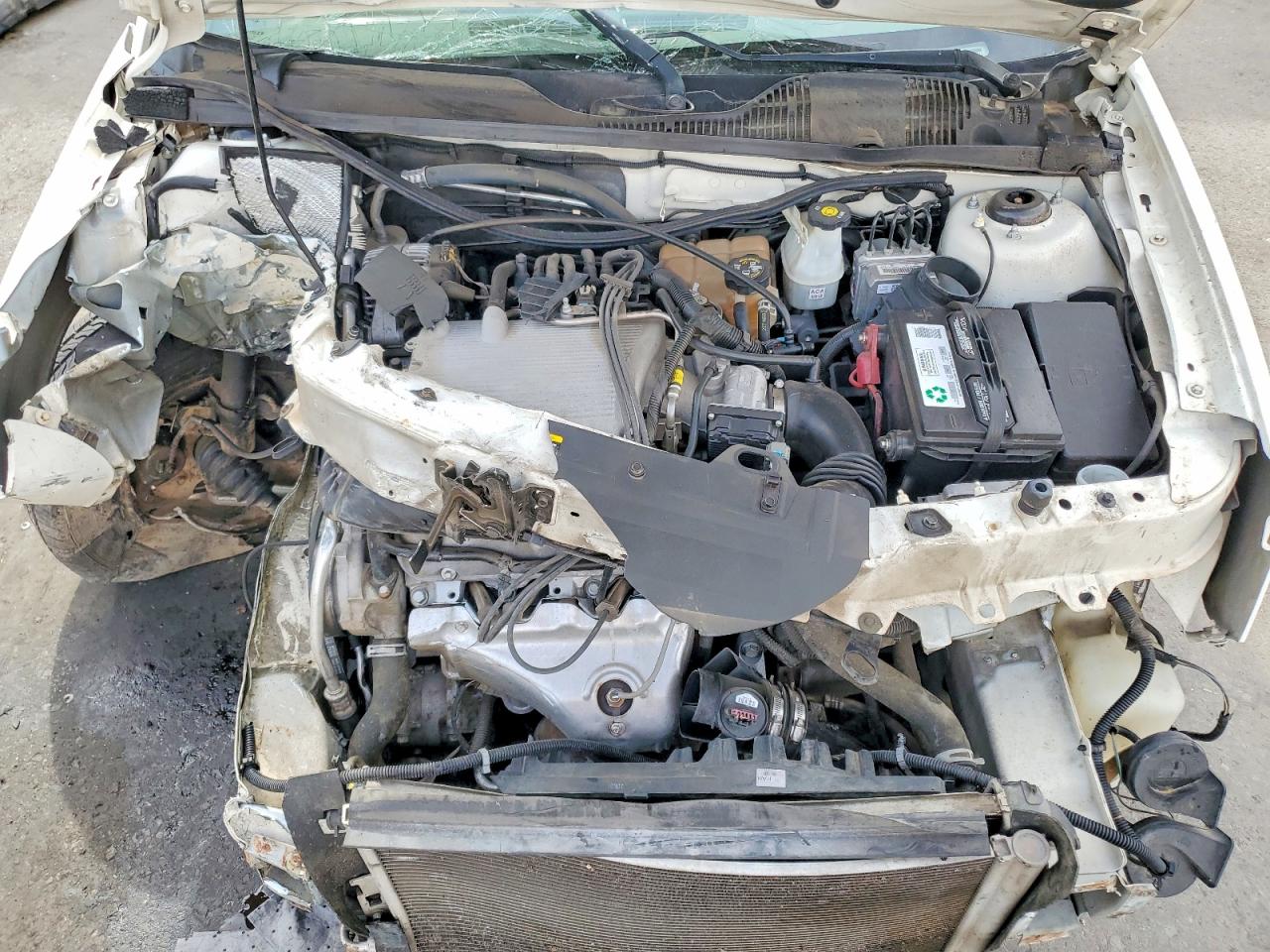 2004 Chevrolet Malibu Ls White vin: 1G1ZT52834F118456