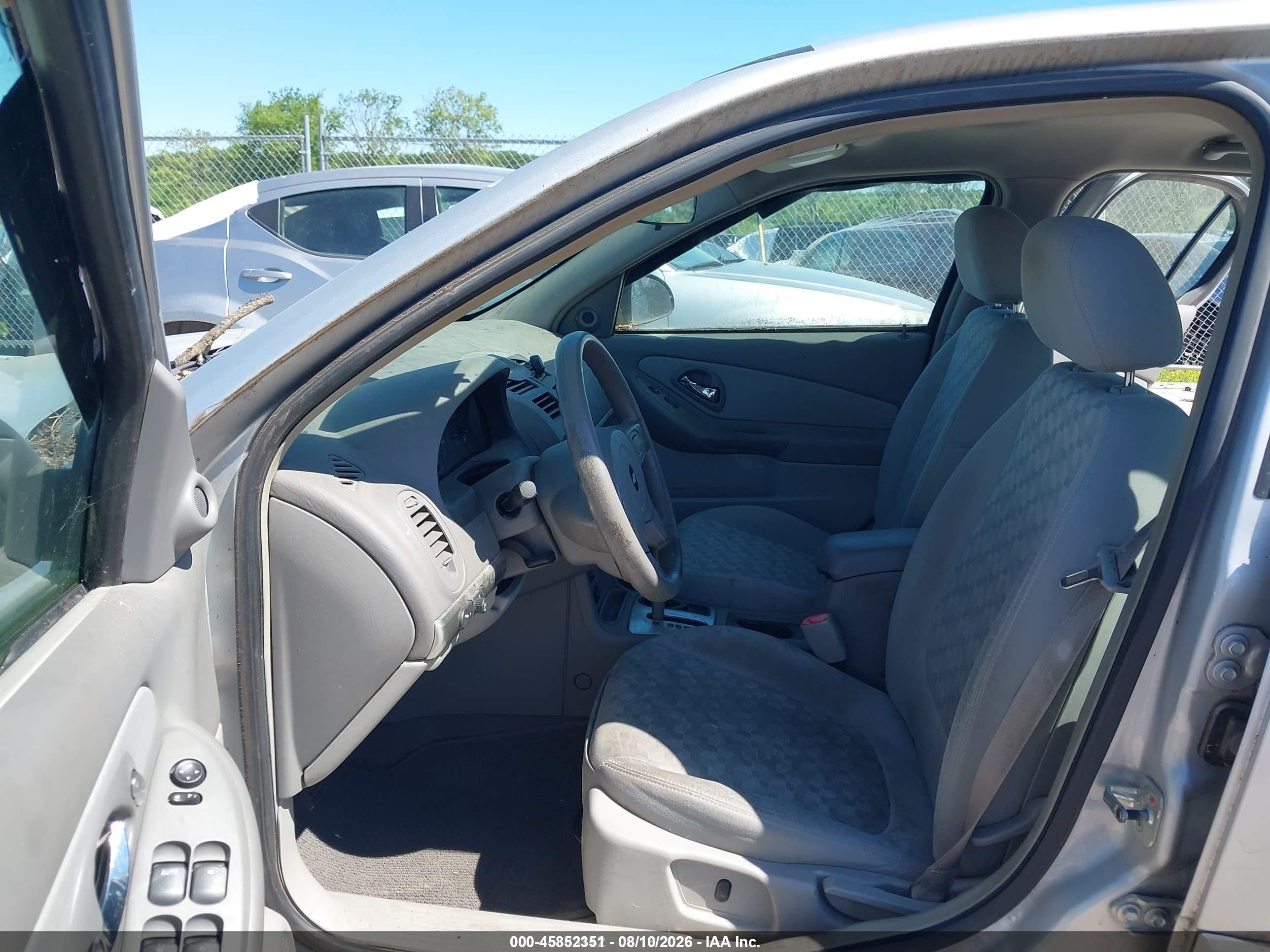 2005 Chevrolet Malibu Ls Silver vin: 1G1ZT52845F118628