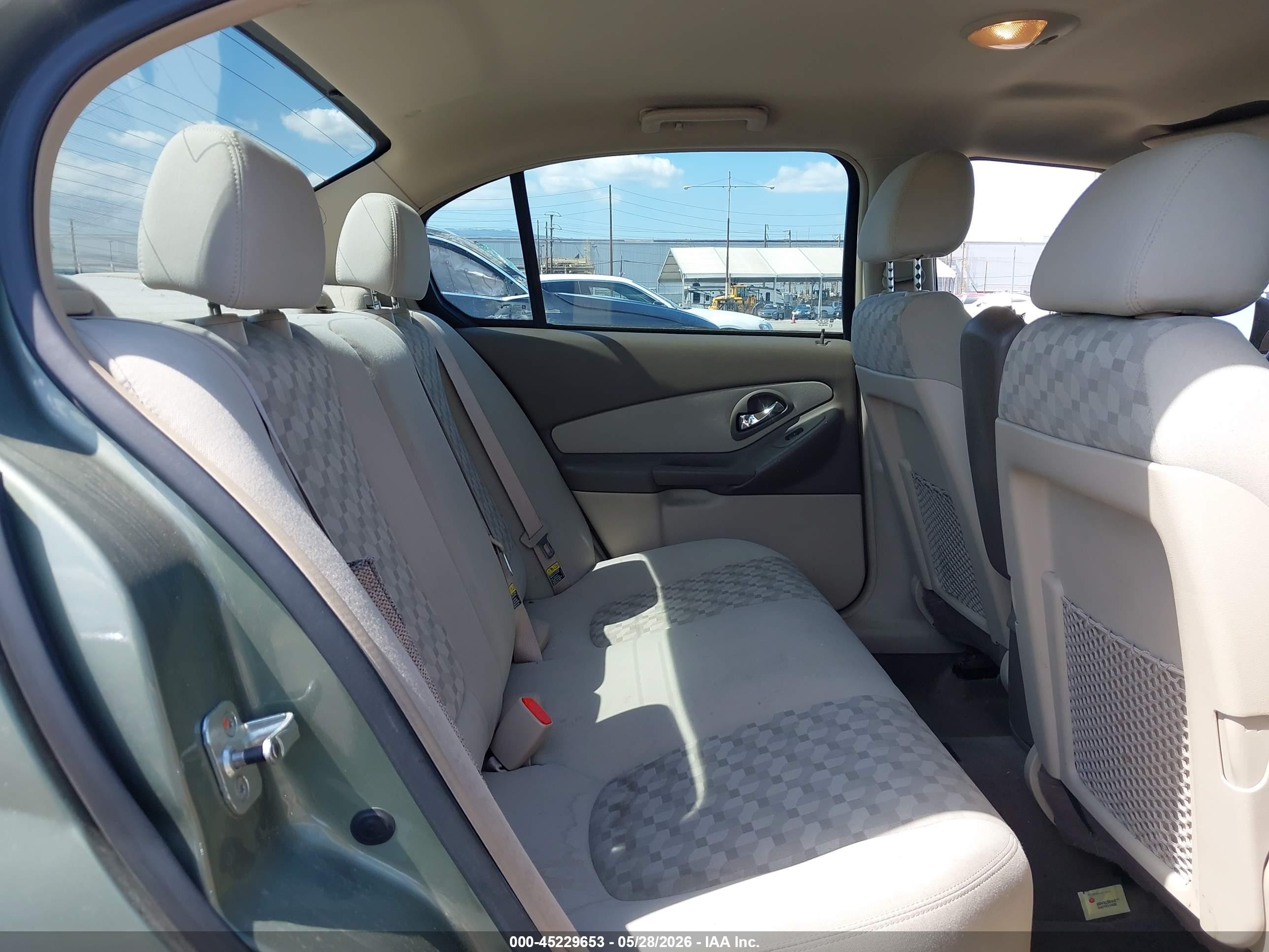 2005 Chevrolet Malibu Ls Желто-коричневый vin: 1G1ZT52885F237475