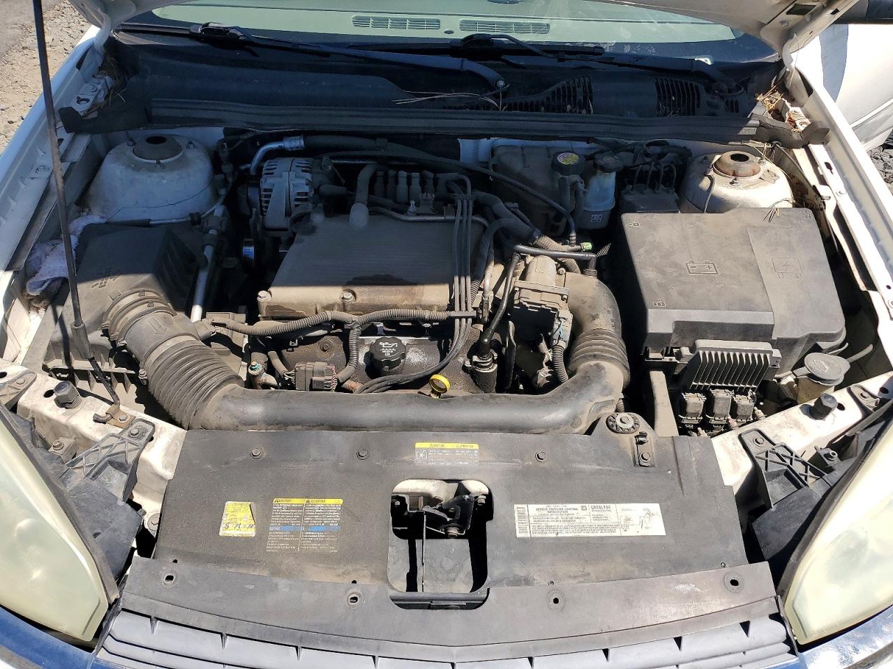 2005 Chevrolet Malibu Ls White vin: 1G1ZT528X5F117550