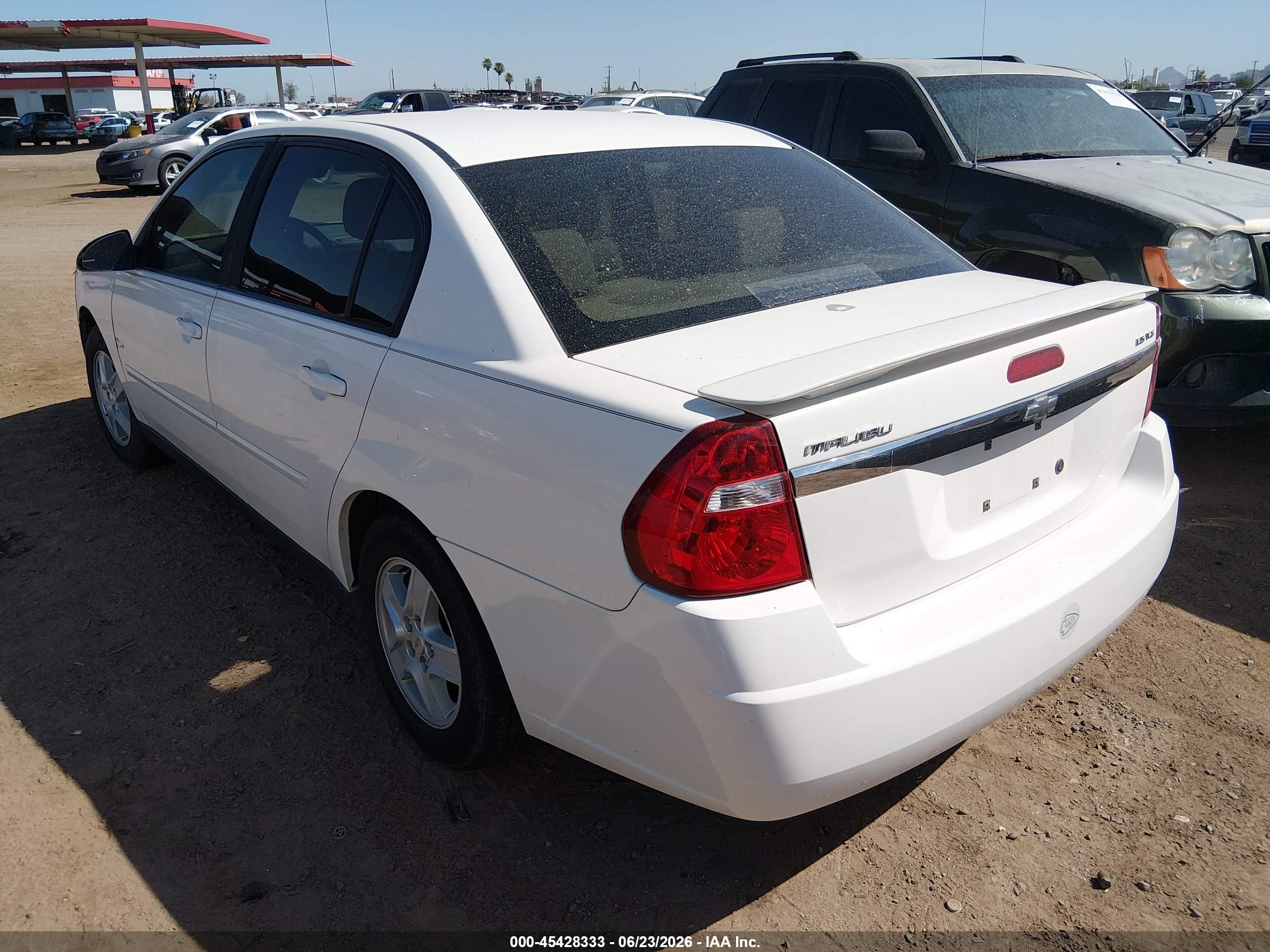 2005 Chevrolet Malibu Ls White vin: 1G1ZT54845F213607