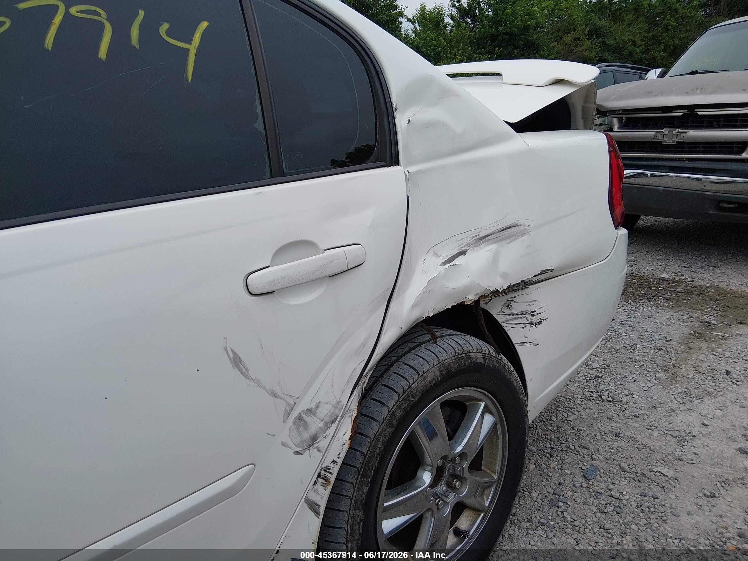 2005 Chevrolet Malibu Ls Белый vin: 1G1ZT54885F249395