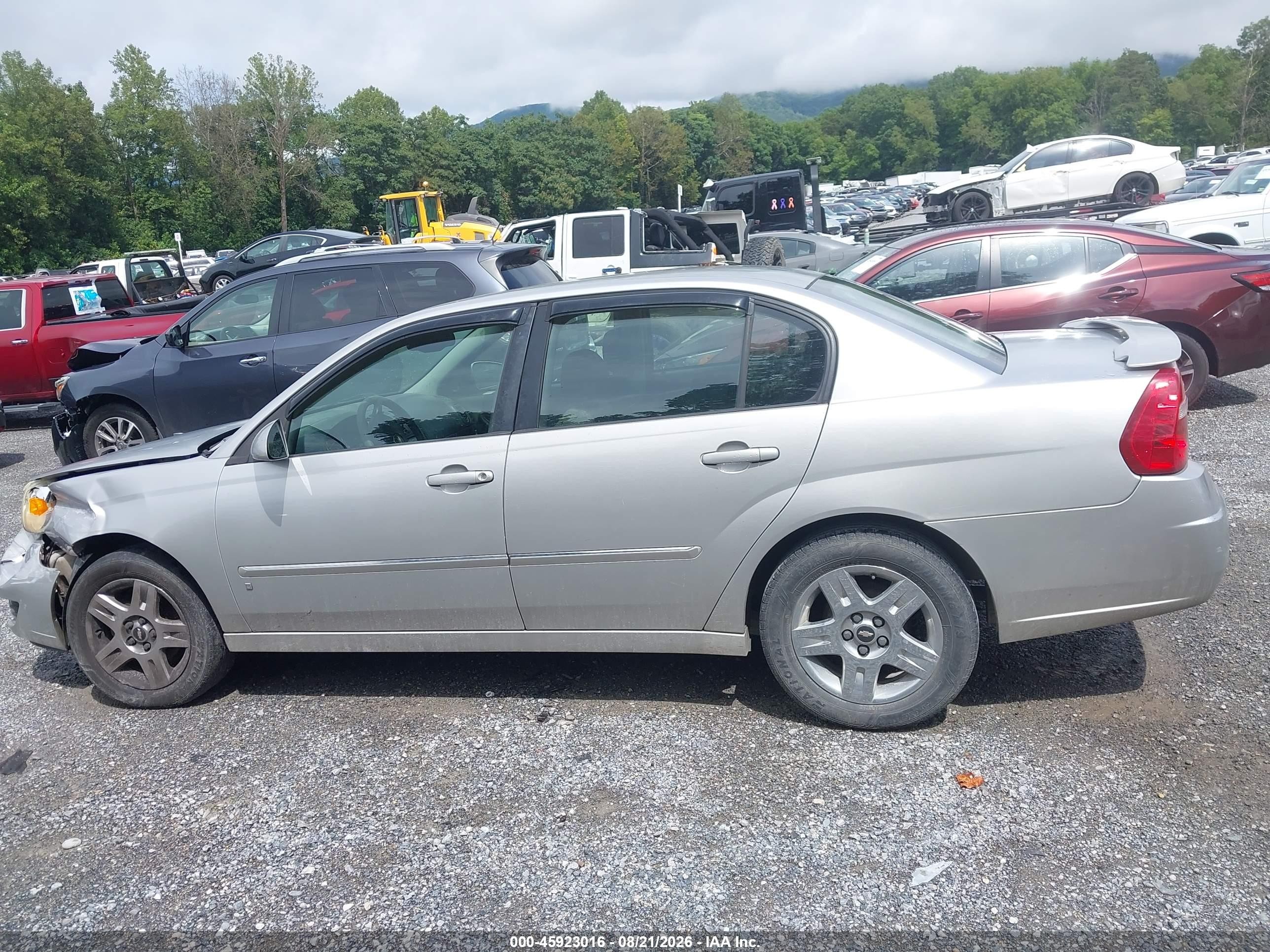 2007 Chevrolet Malibu Lt W/1lt Серебряный vin: 1G1ZT58F67F142146