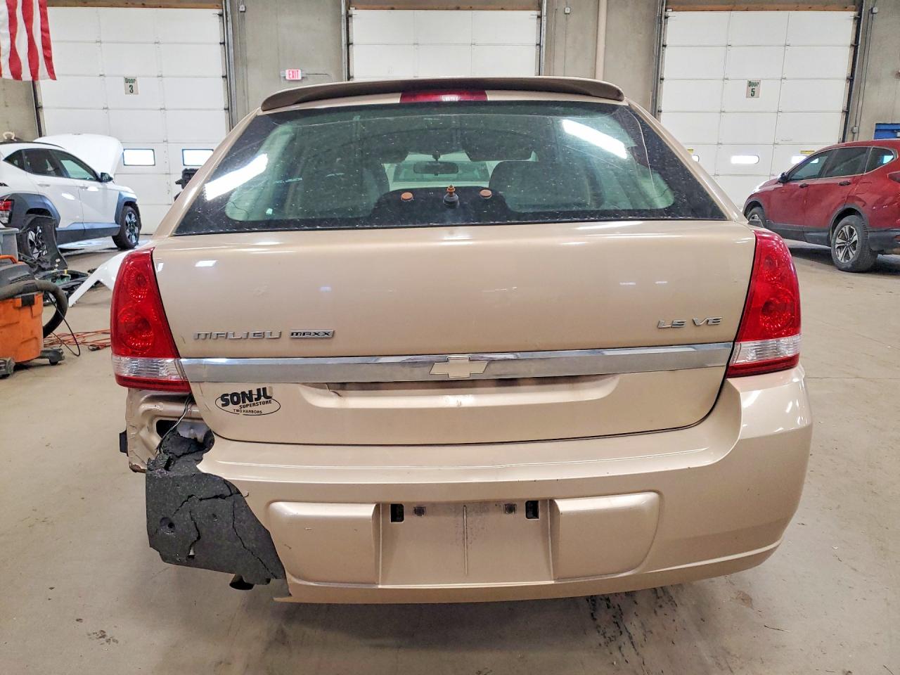 2005 Chevrolet Malibu Maxx Ls Gold vin: 1G1ZT62885F120775