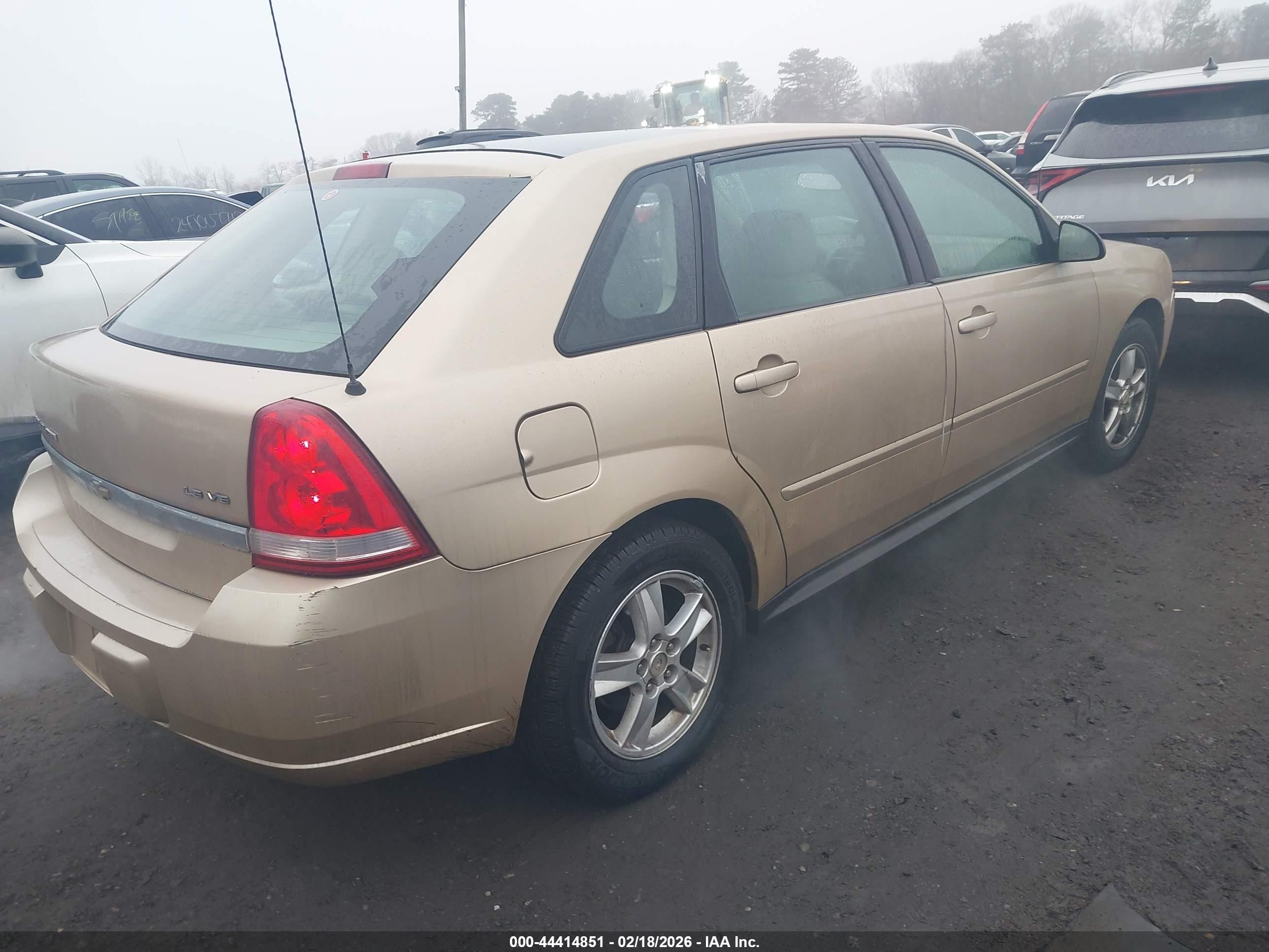 2005 Chevrolet Malibu Maxx Ls Gold vin: 1G1ZT64815F180376