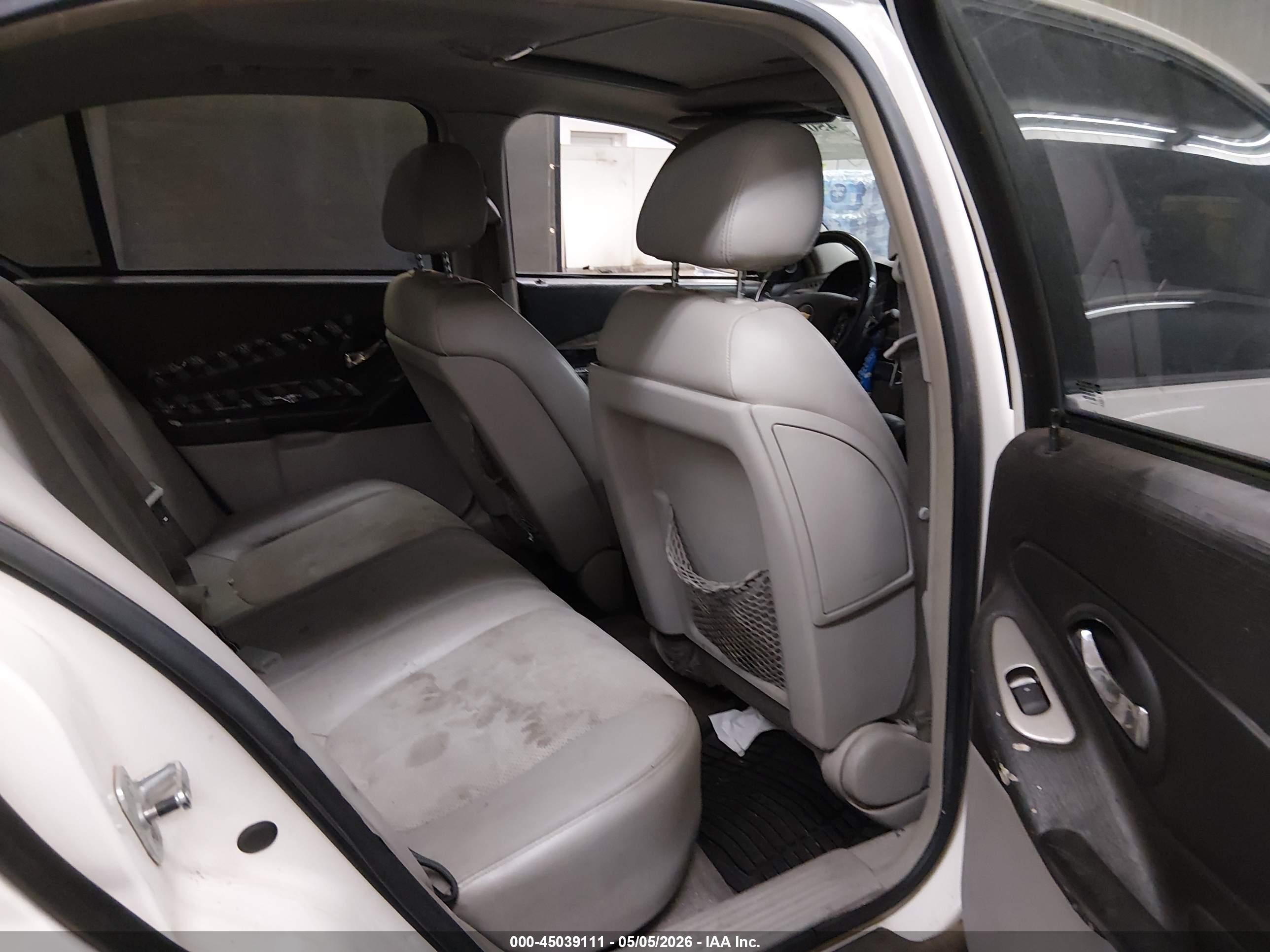 2007 Chevrolet Malibu Ltz White vin: 1G1ZU57N27F253184