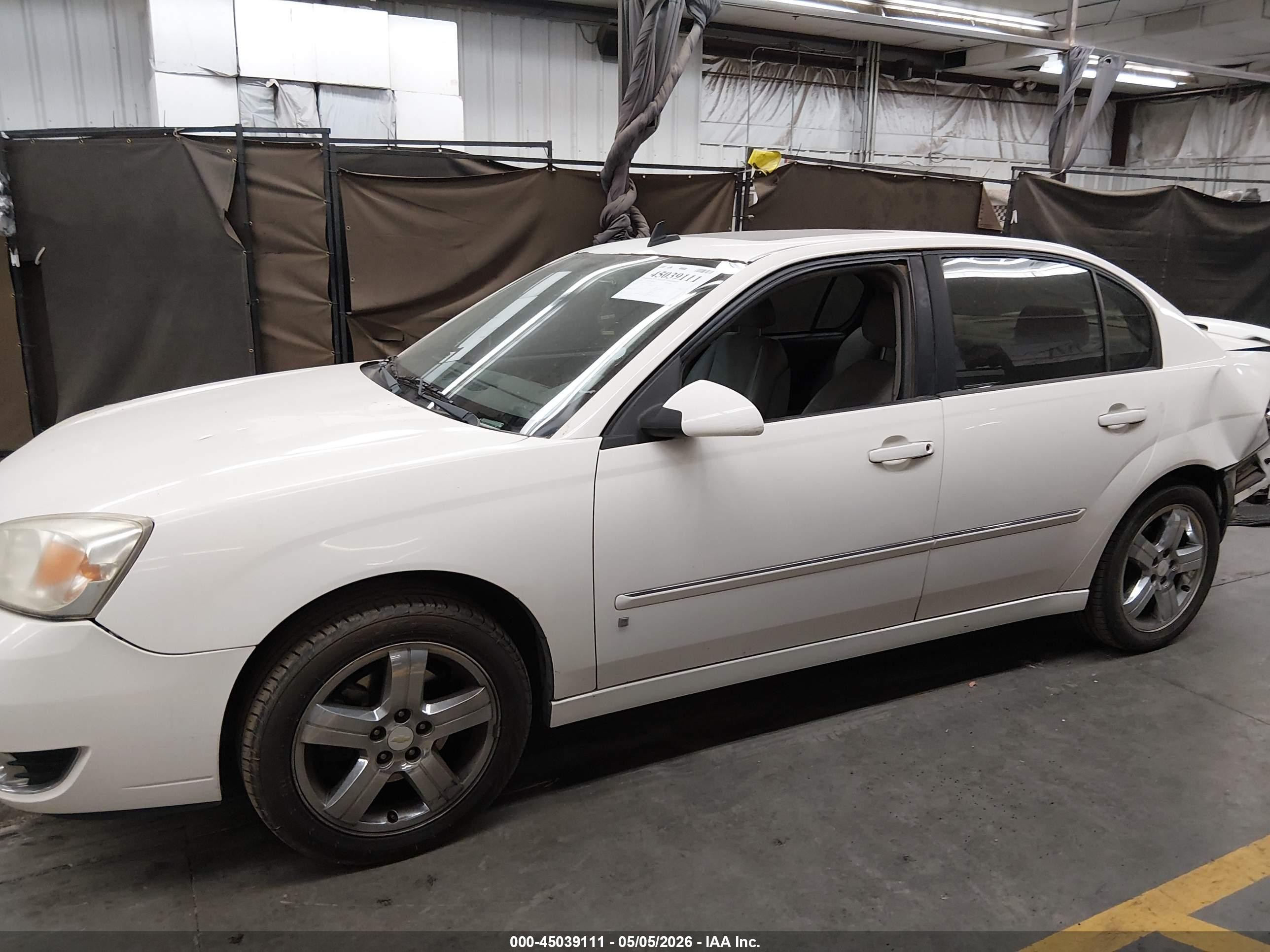 2007 Chevrolet Malibu Ltz White vin: 1G1ZU57N27F253184