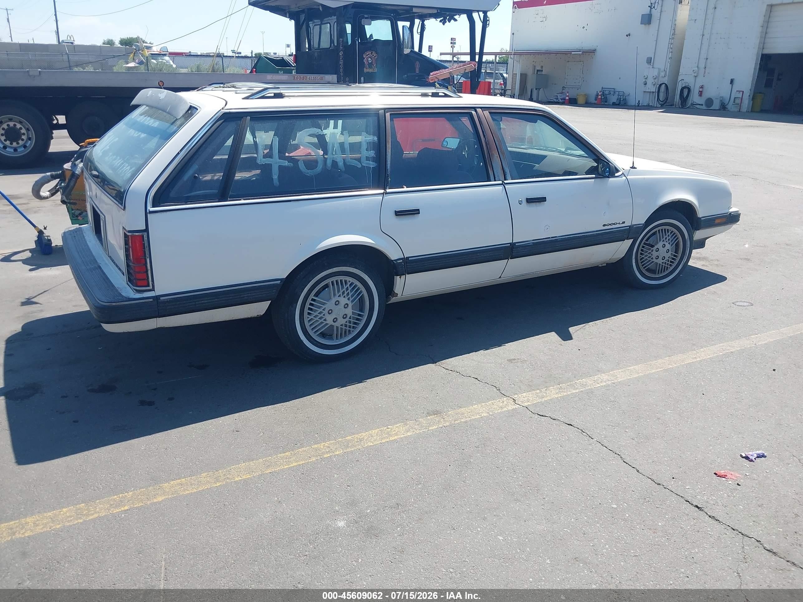 1991 Pontiac 6000 Le White vin: 1G2AF84T0M6229405