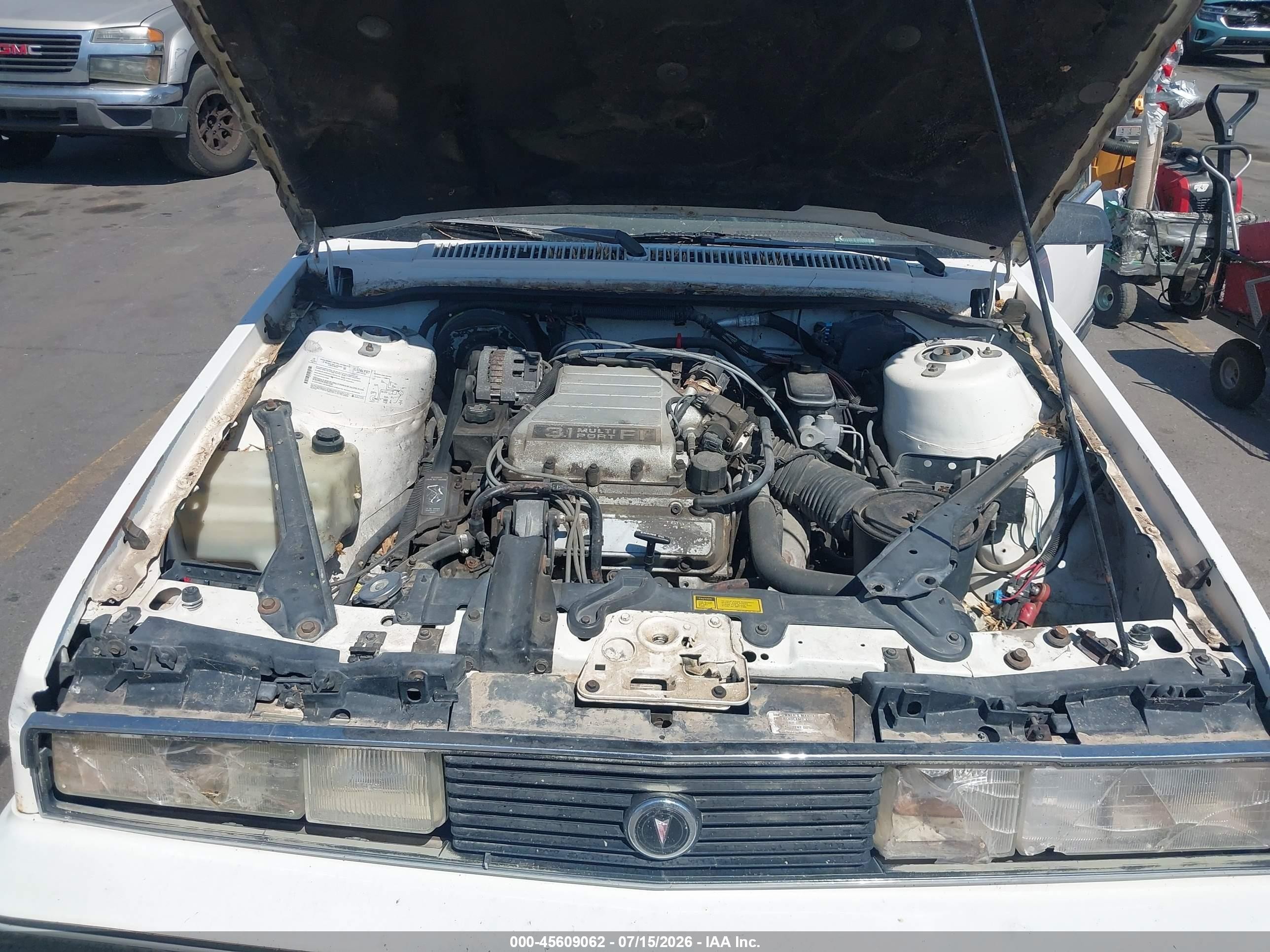 1991 Pontiac 6000 Le White vin: 1G2AF84T0M6229405