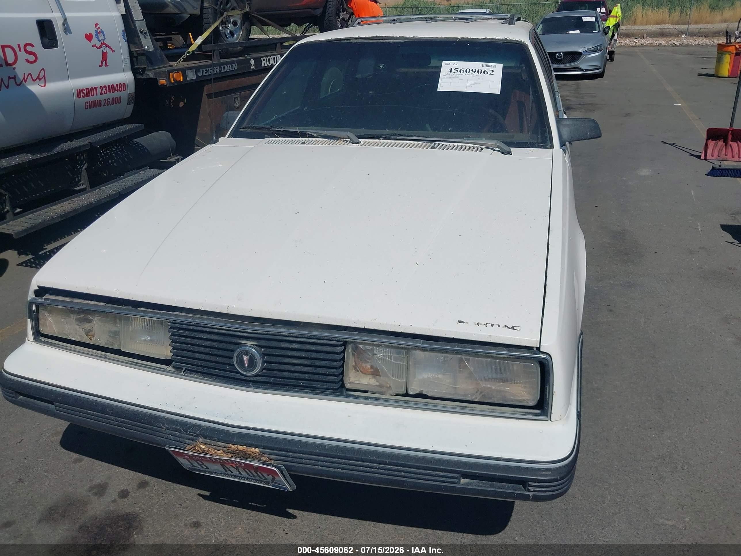 1991 Pontiac 6000 Le White vin: 1G2AF84T0M6229405